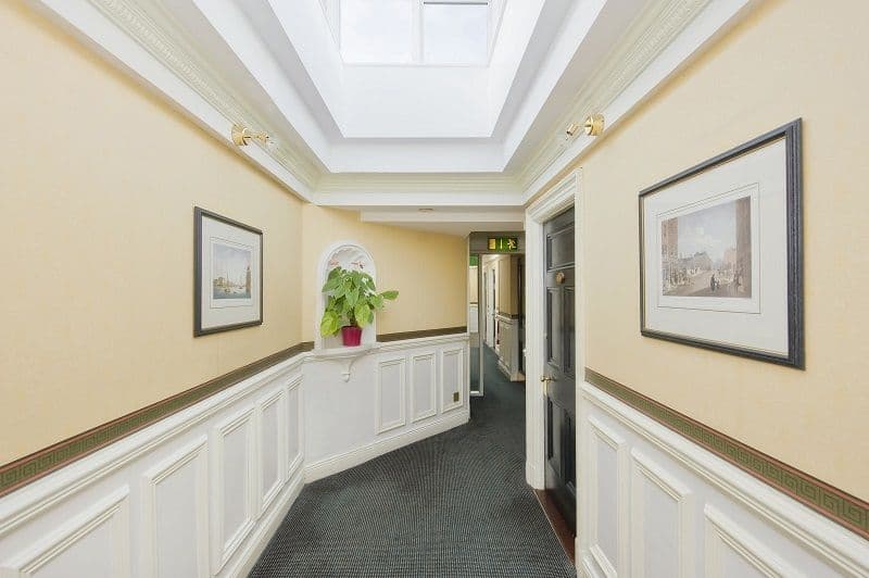 Wynn' s, General view