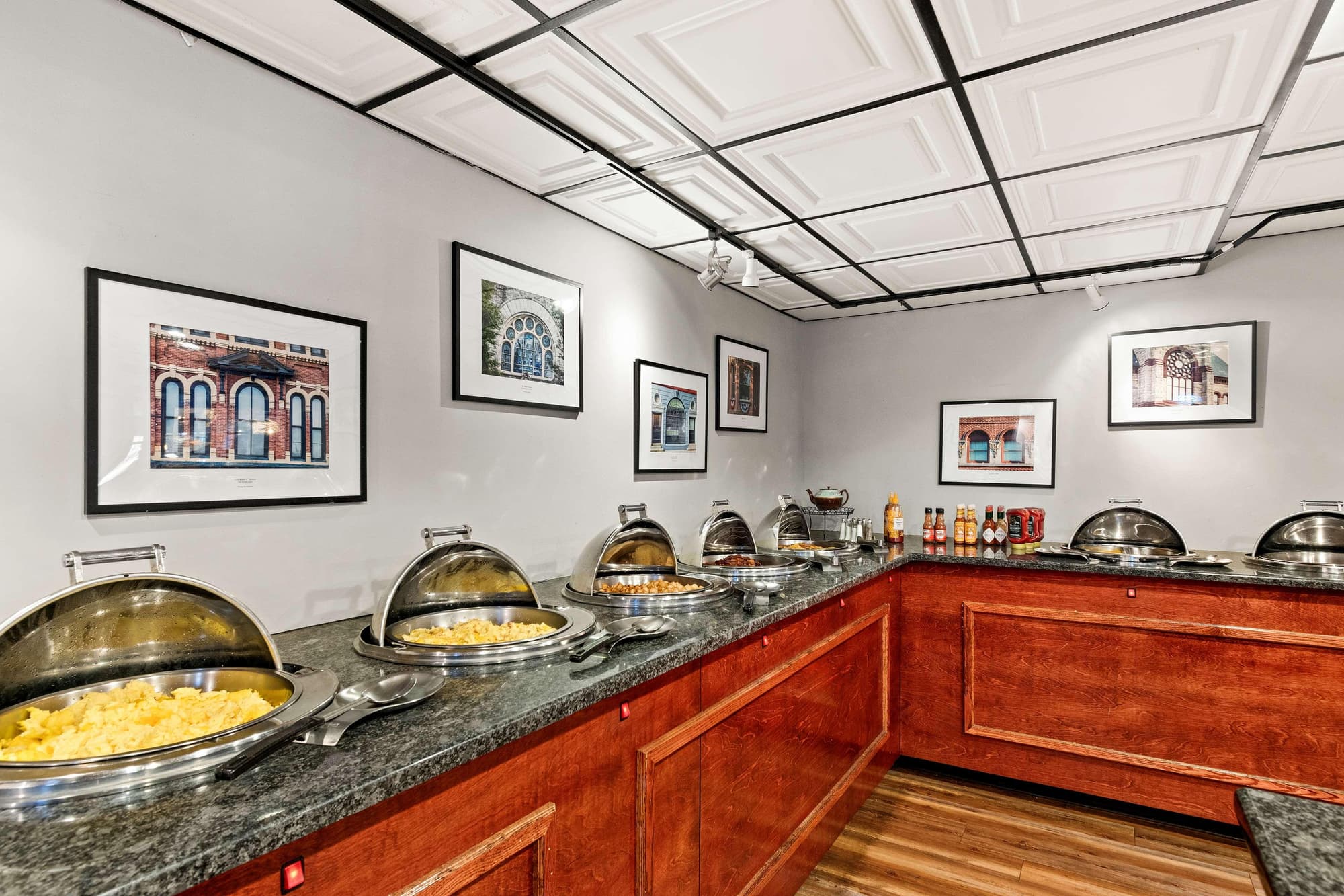 Genetti Hotel, SureStay Collection by Best Western, Restaurant