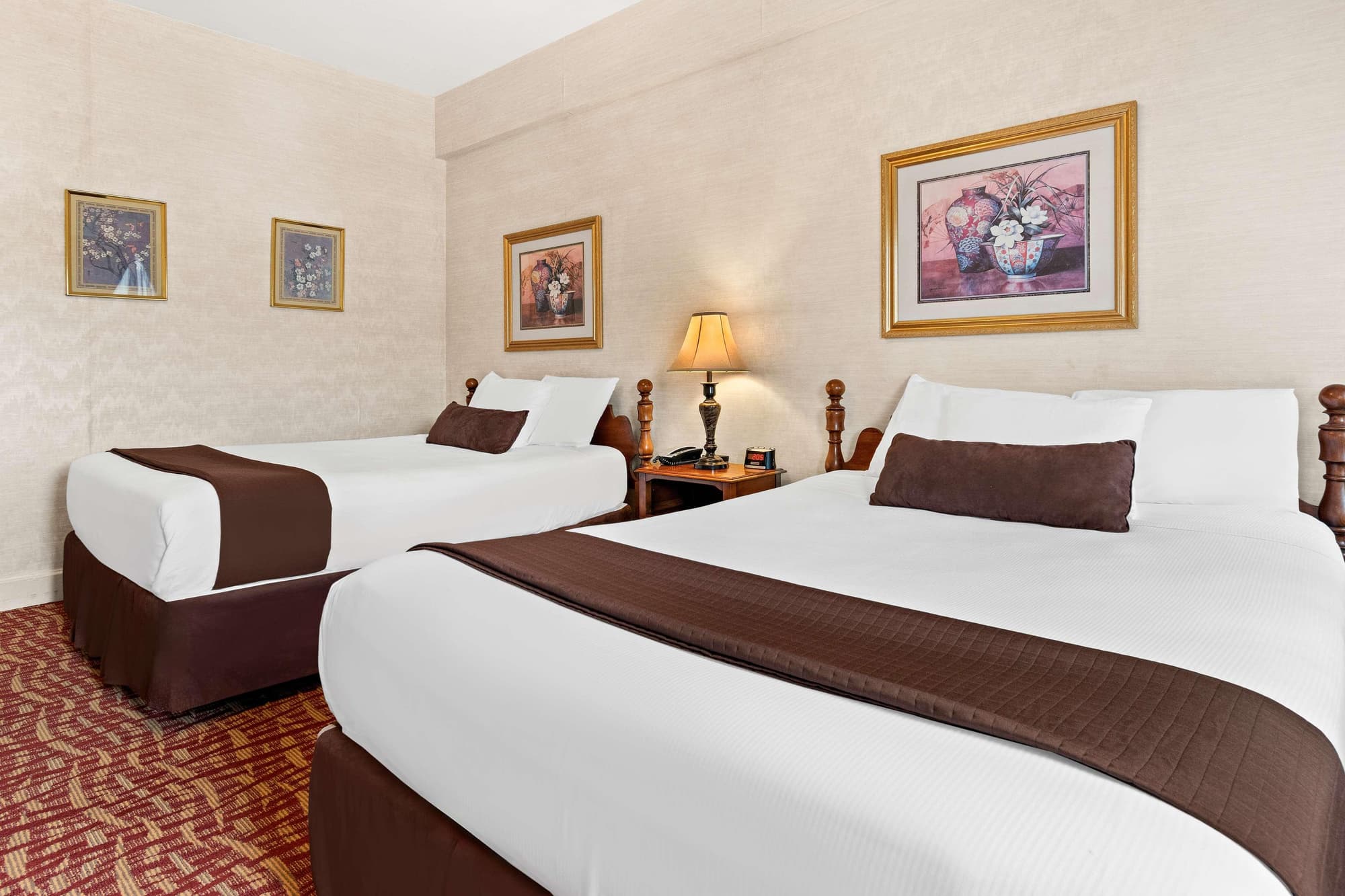 Genetti Hotel, SureStay Collection by Best Western, Room