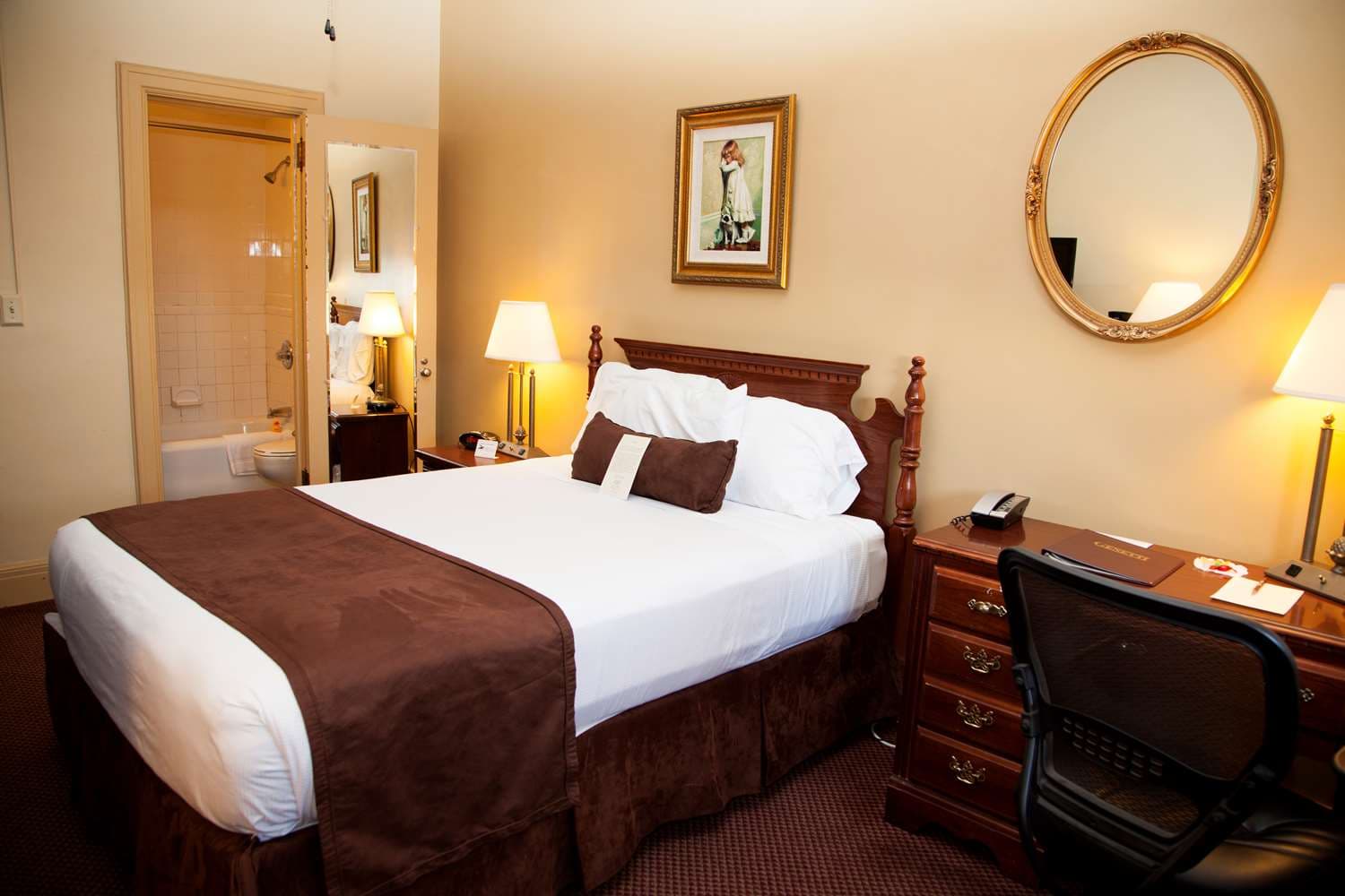 Genetti Hotel, SureStay Collection by Best Western, Room