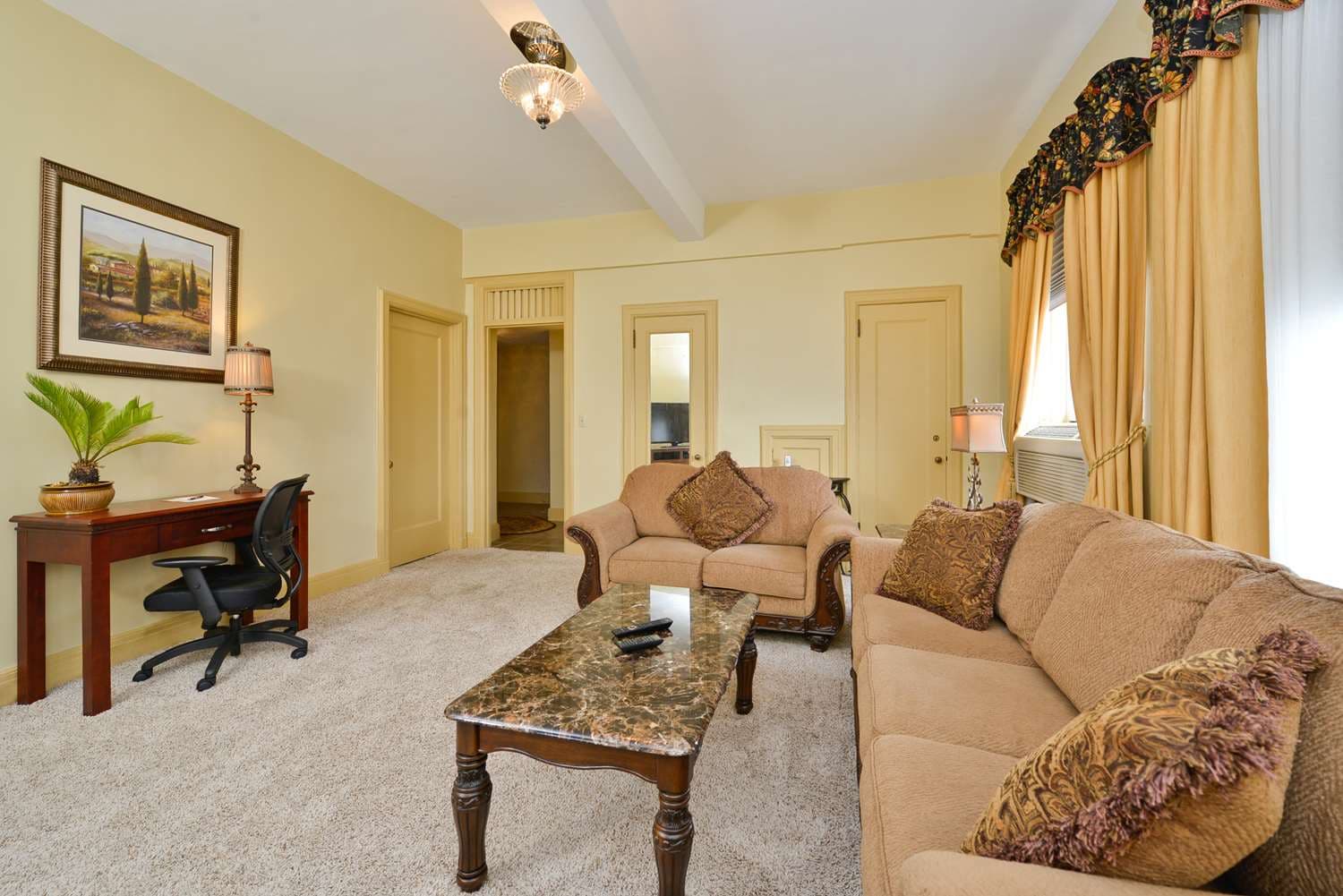 Genetti Hotel, SureStay Collection by Best Western, Room