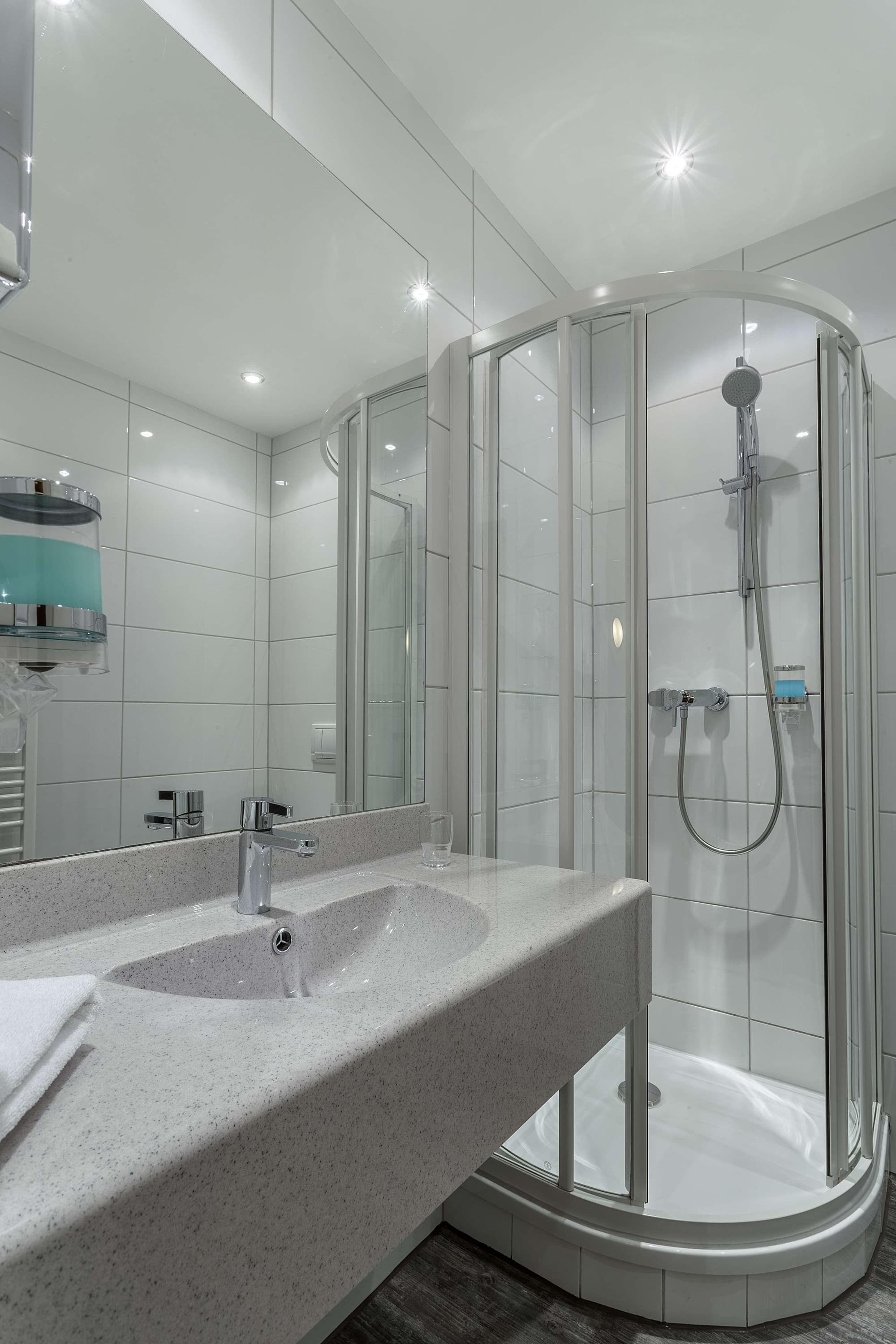 Ferrotel Duisburg, Room