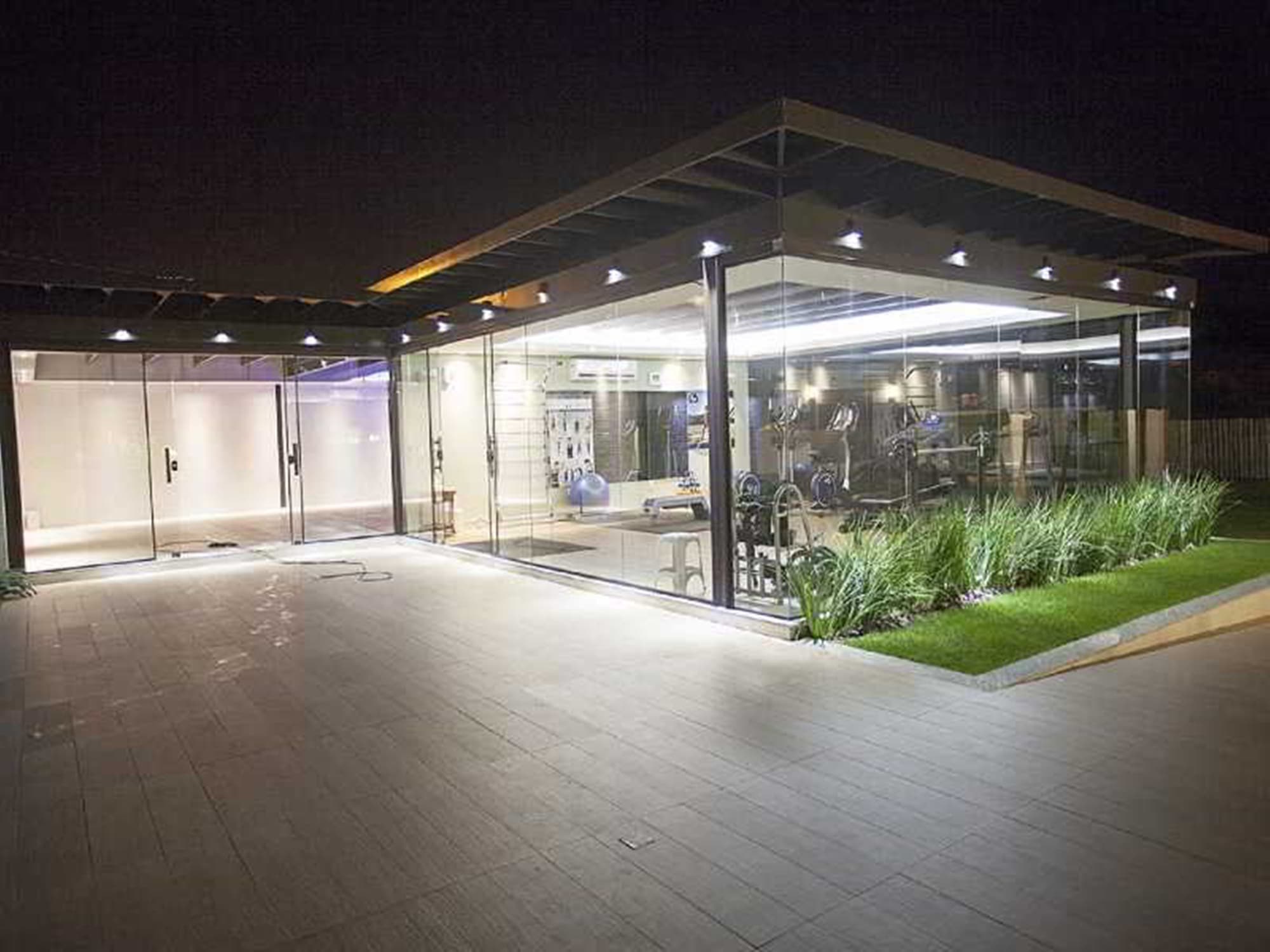 Slaviero Ingleses Convention, Sports and Entertainment