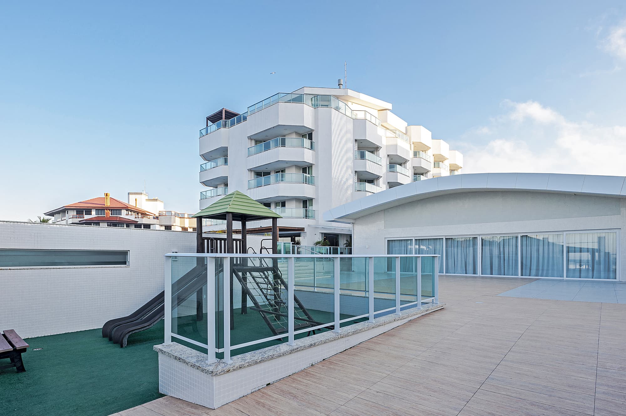 Slaviero Ingleses Convention, Sports and Entertainment