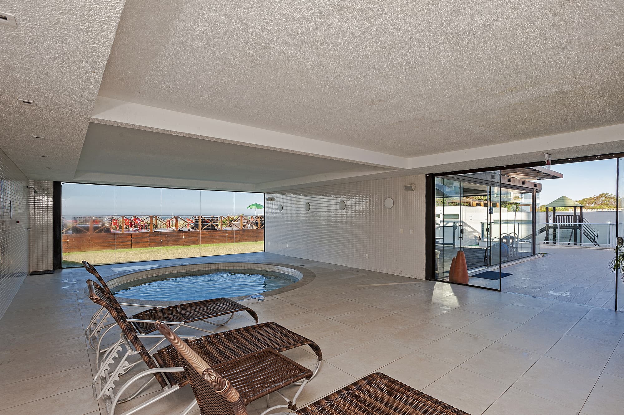 Slaviero Ingleses Convention, Sports and Entertainment