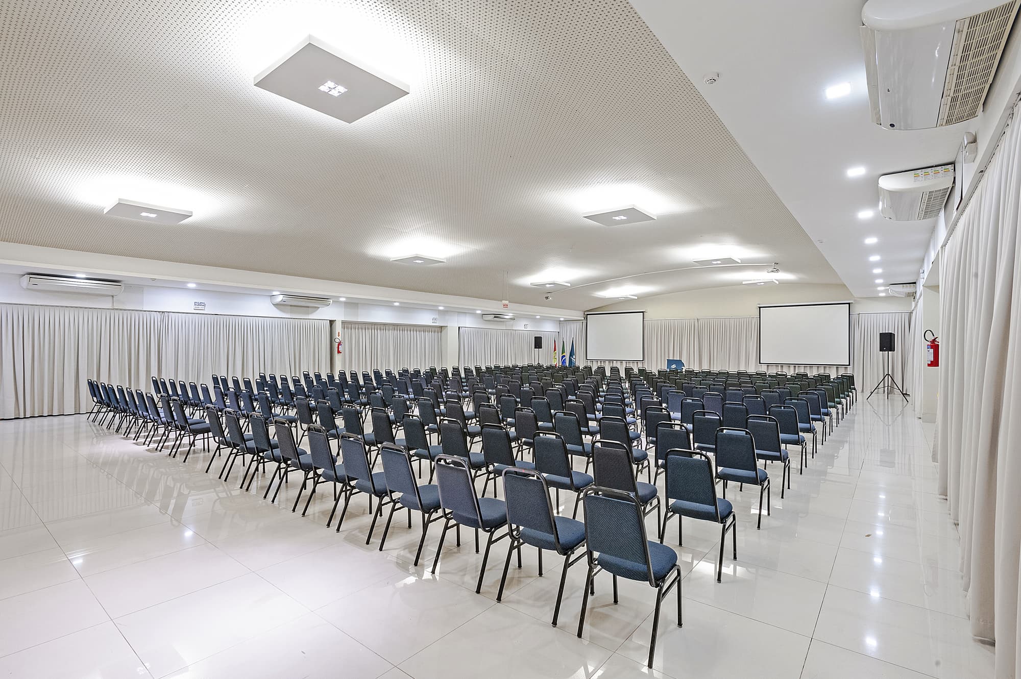 Slaviero Ingleses Convention, Conferences