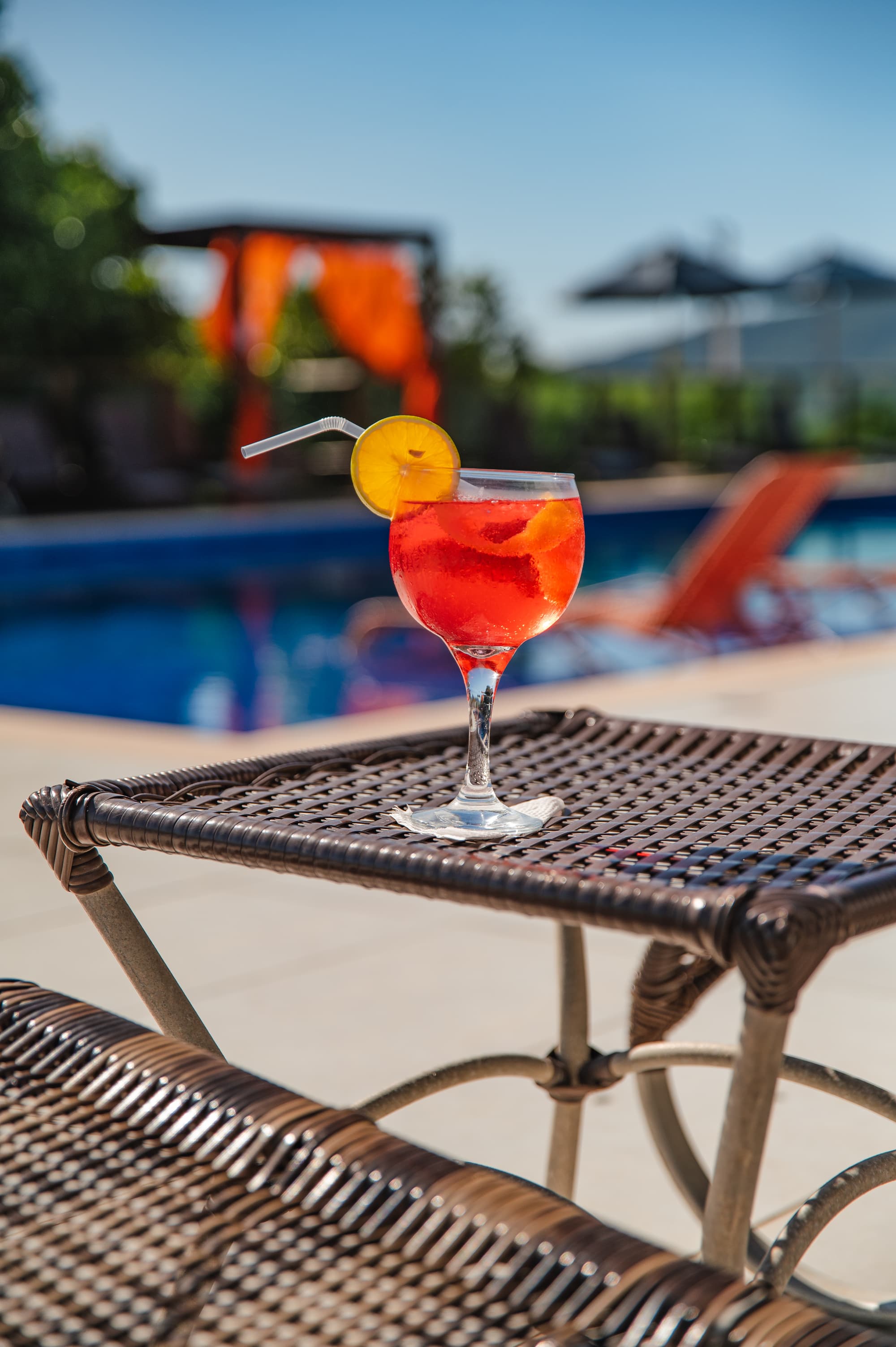 Slaviero Ingleses Convention, Pool