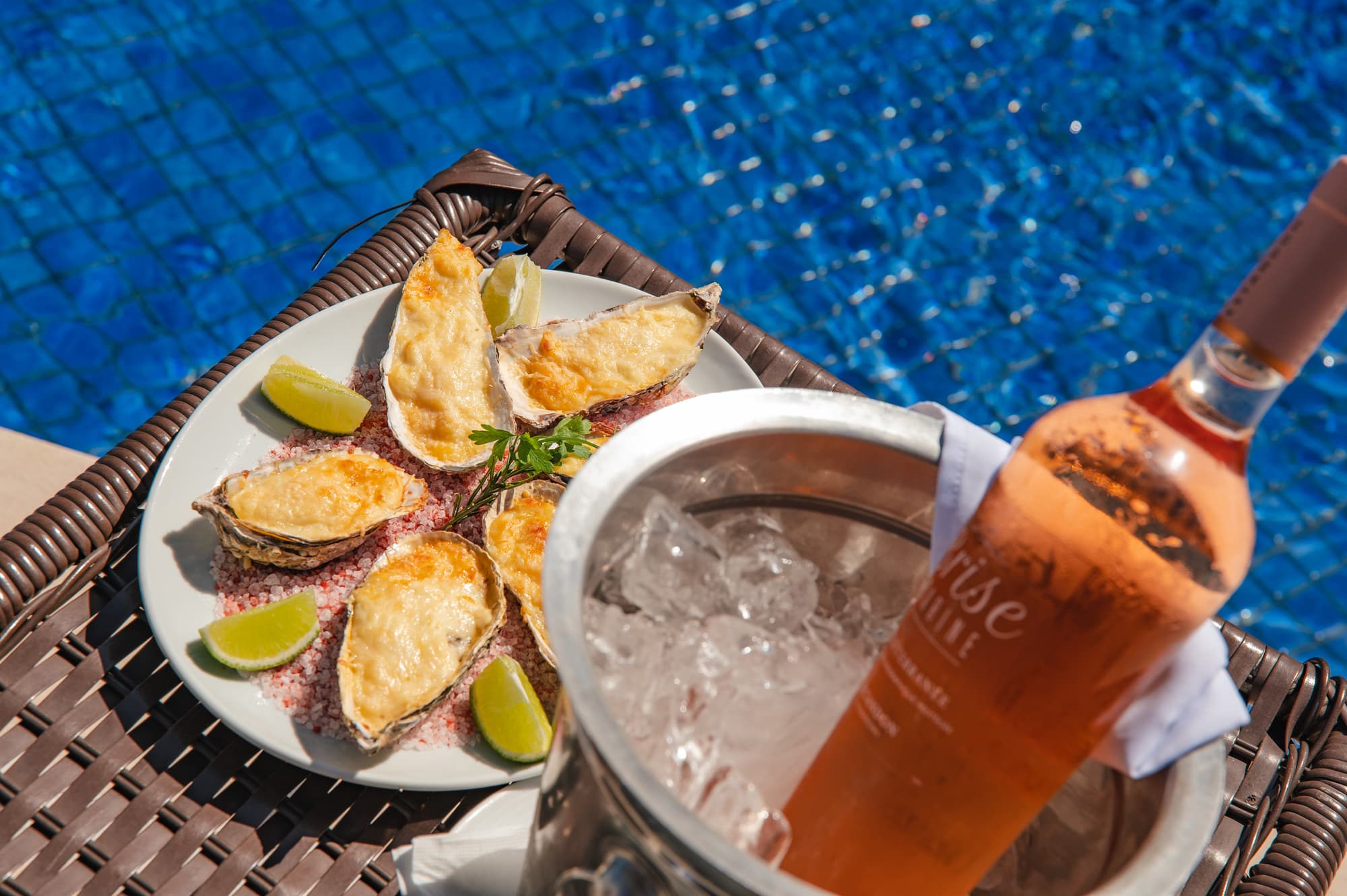 Slaviero Ingleses Convention, Pool