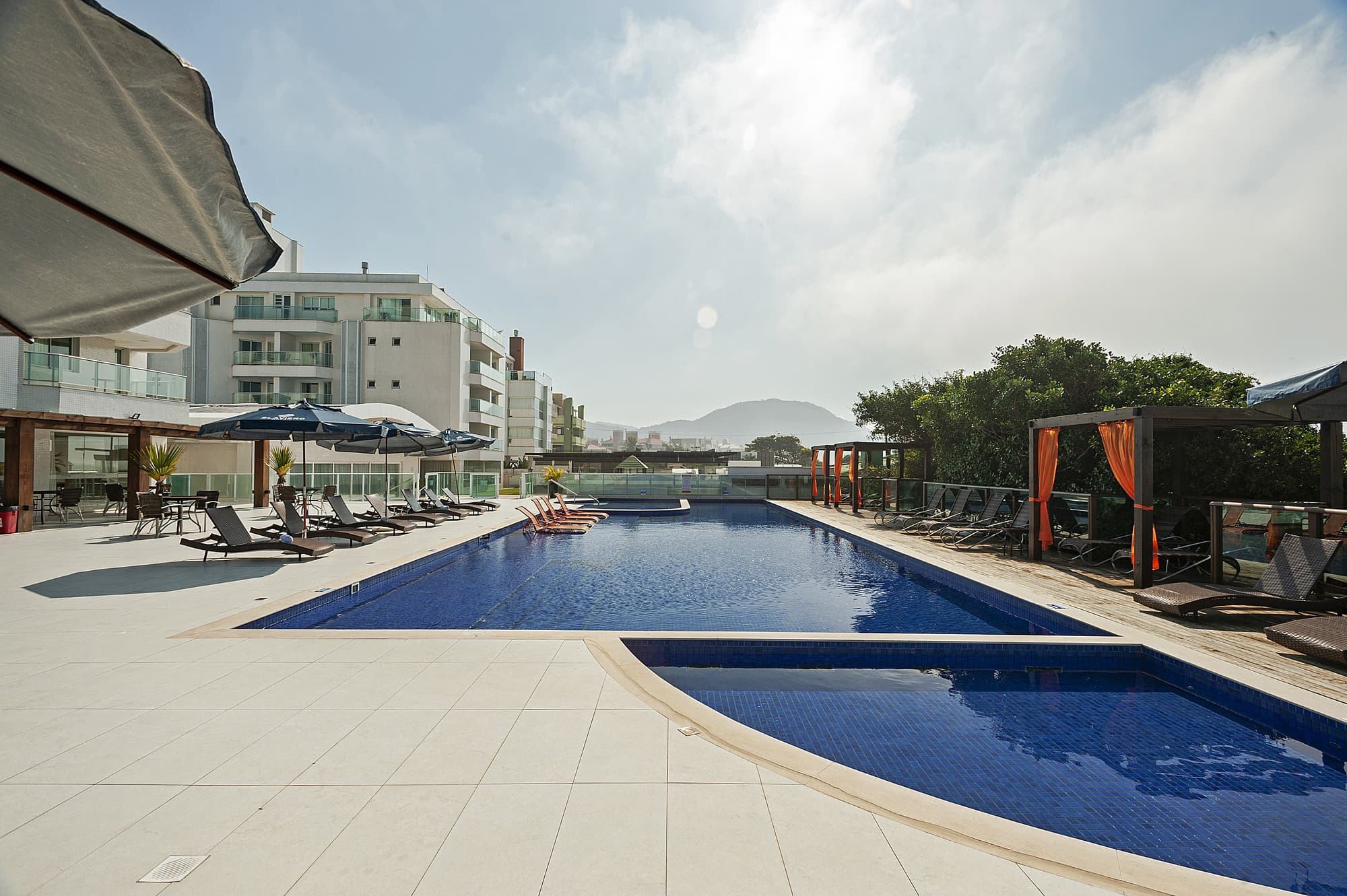 Slaviero Ingleses Convention, Pool