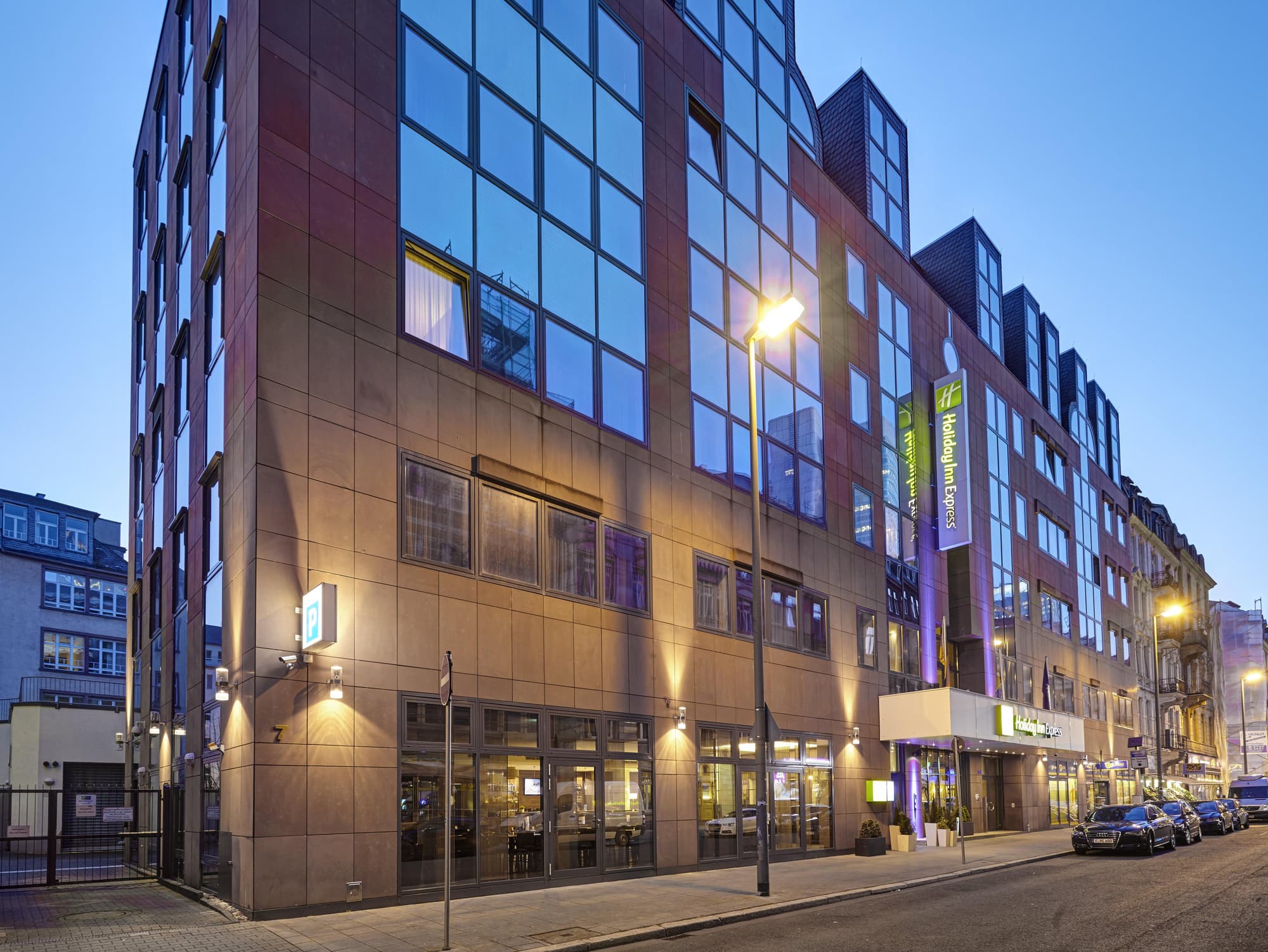 Premier Inn Frankfurt City Centre, General view