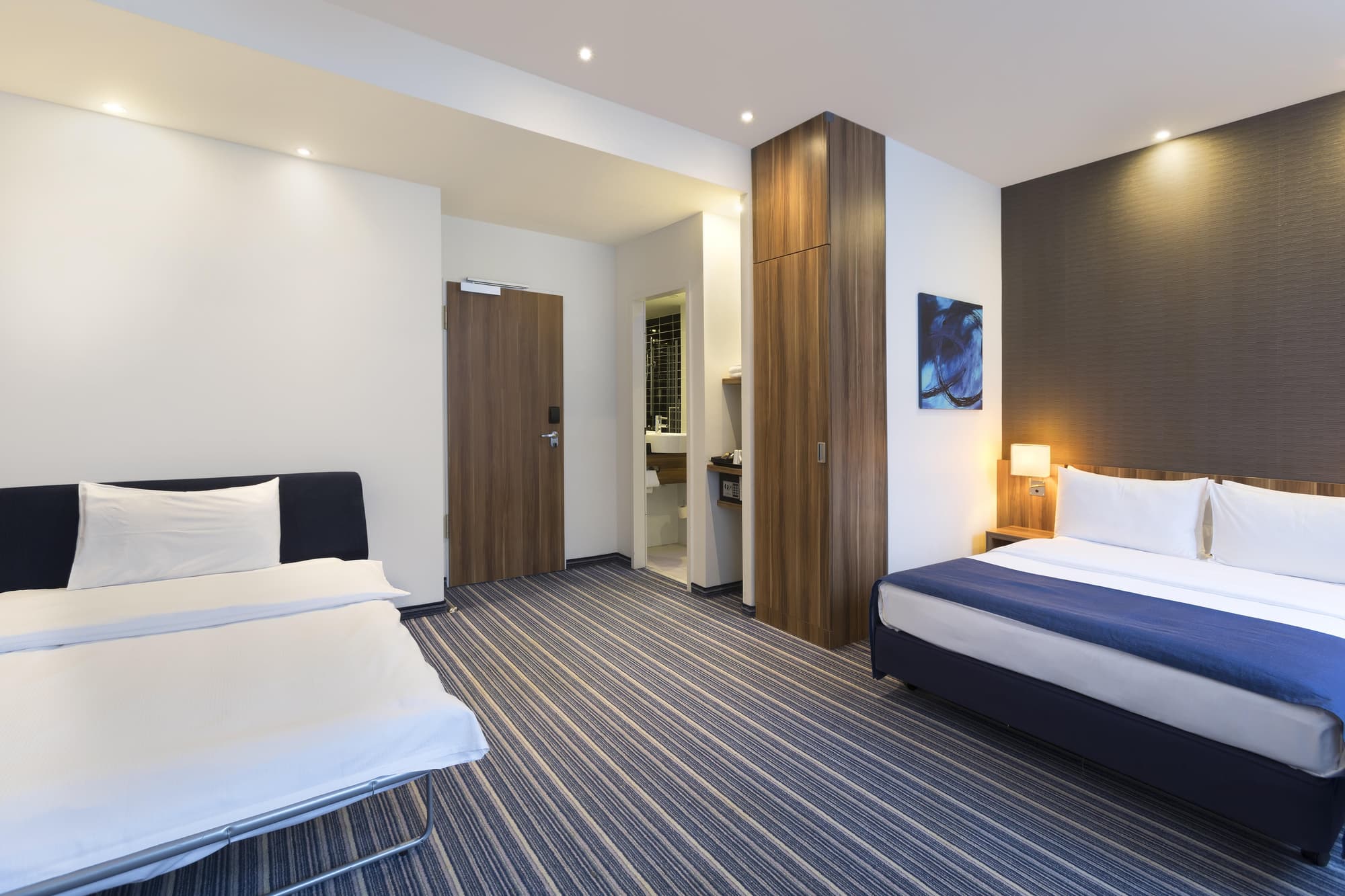 Premier Inn Frankfurt City Centre, Room