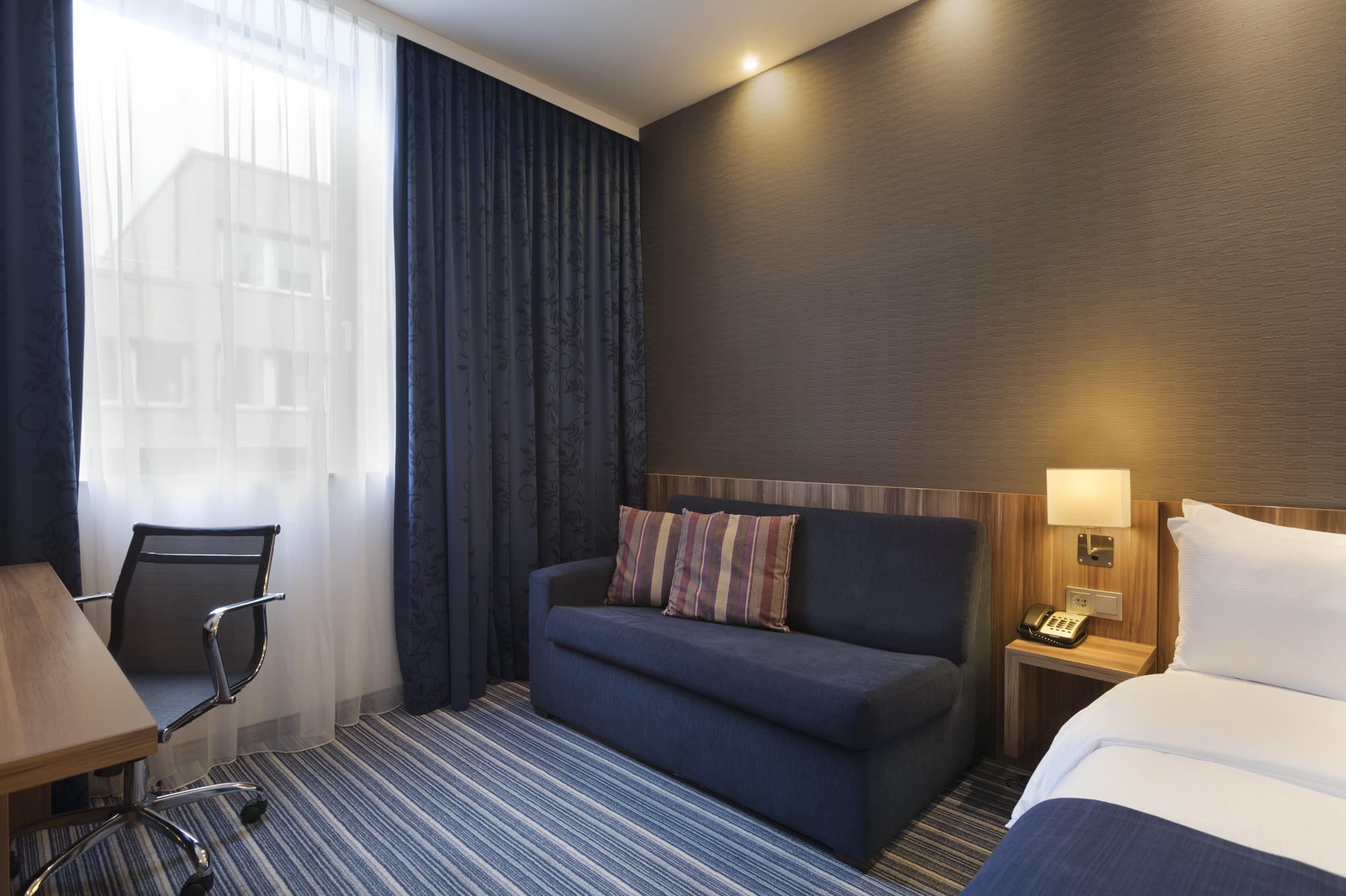 Premier Inn Frankfurt City Centre, Room