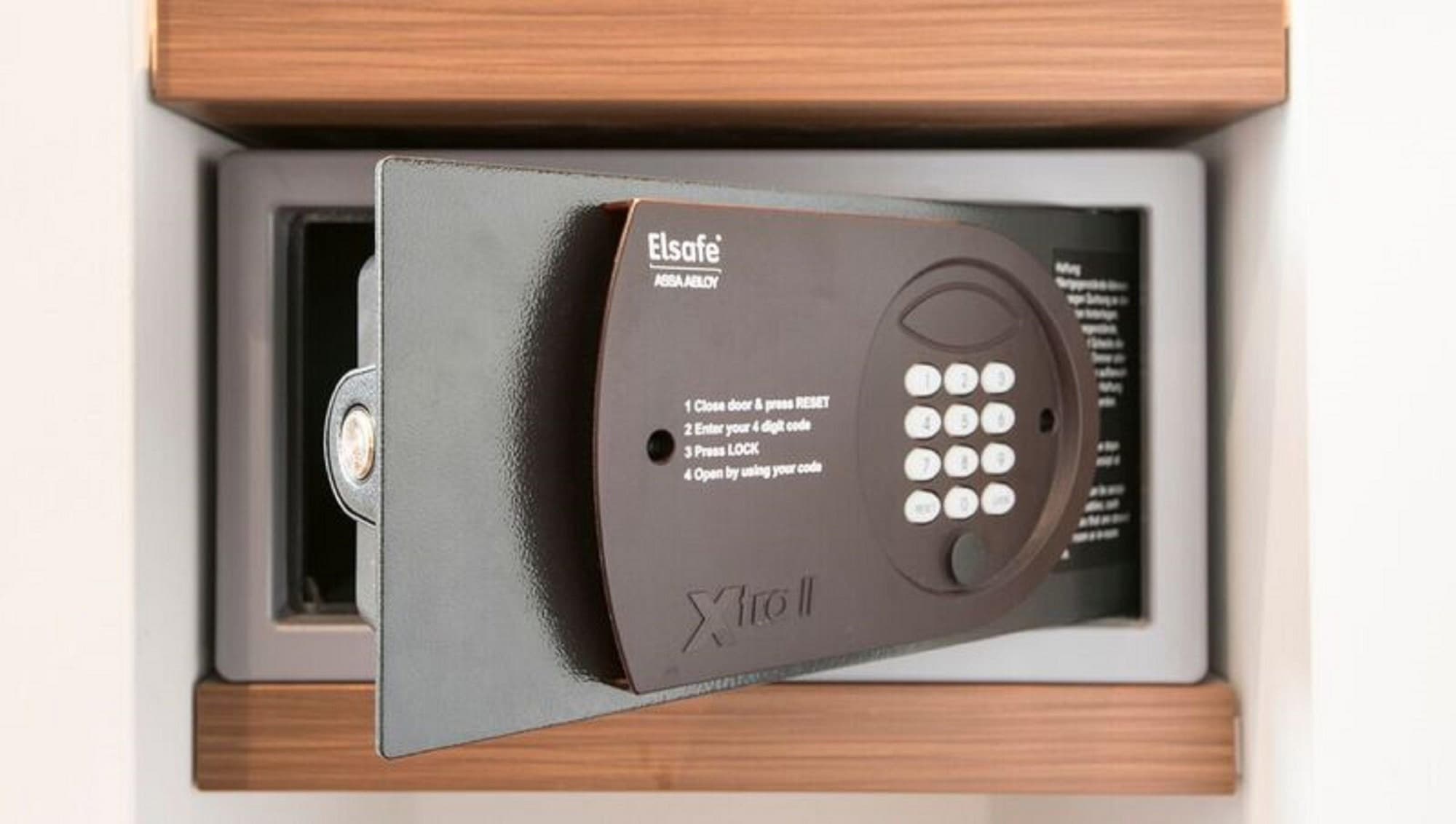 Premier Inn Frankfurt City Centre, Room