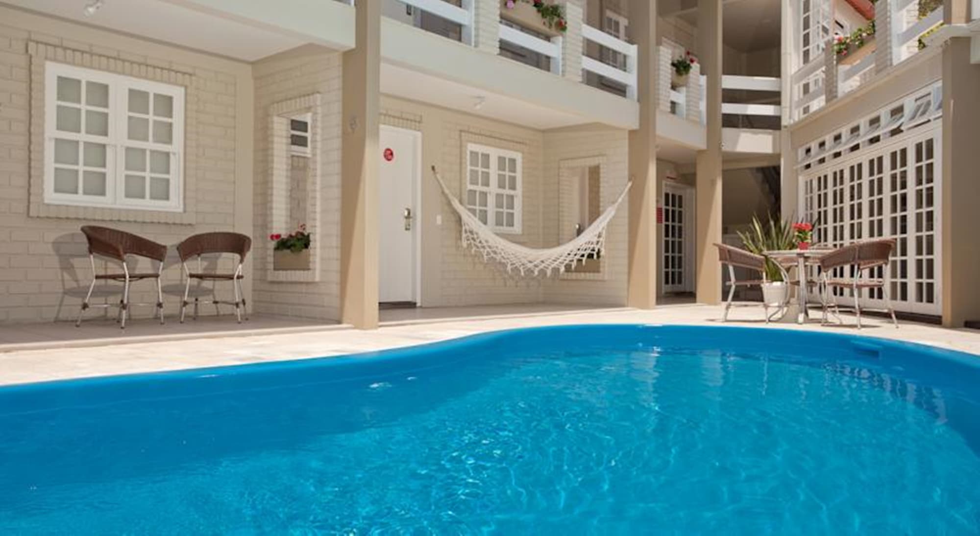 Geranius Praia dos Ingleses, Pool