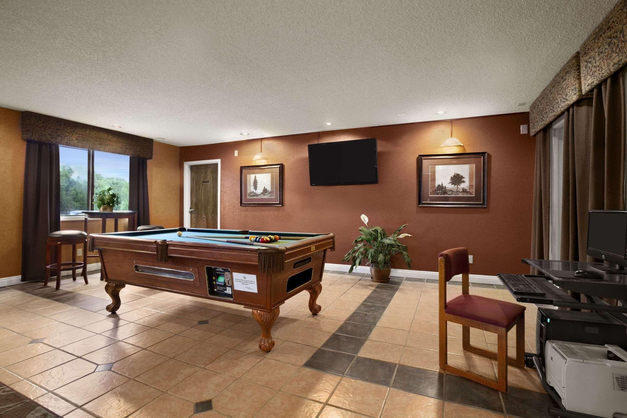 Rodeway Inn Colorado Springs, Sports and Entertainment