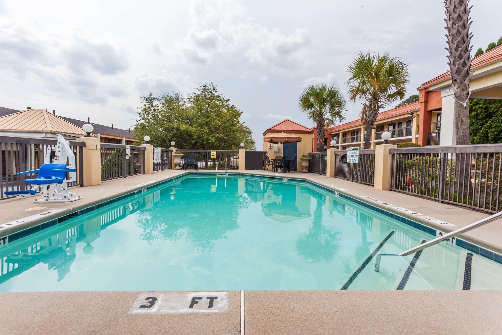 Baymont By Wyndham Covington, Pool