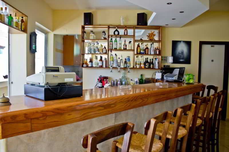 Cretan Sun, Bar
