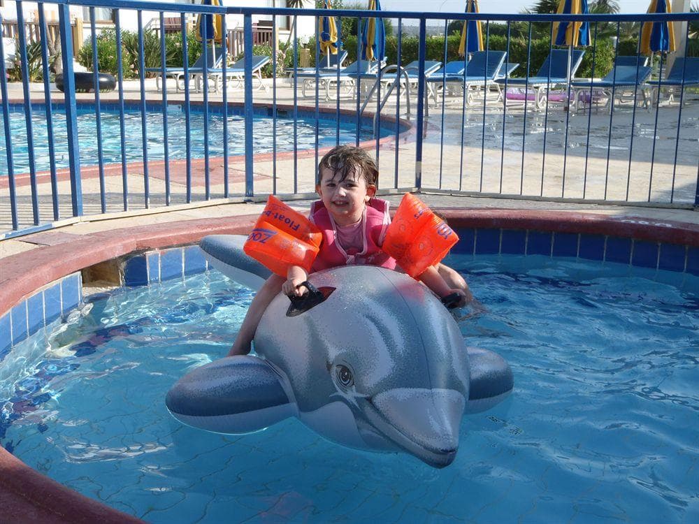 Cosmelenia, General view