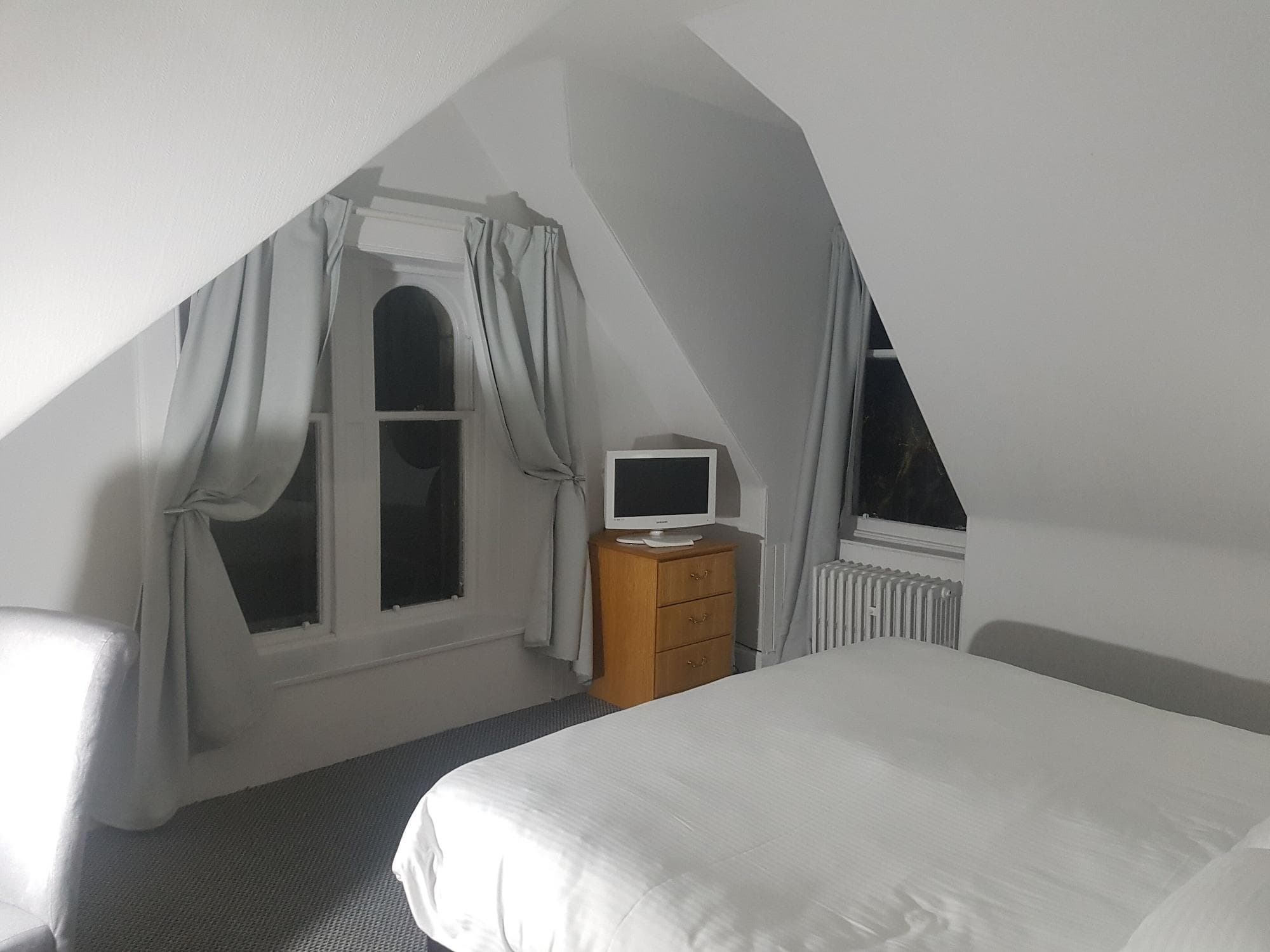 McInnes House Hotel, Room