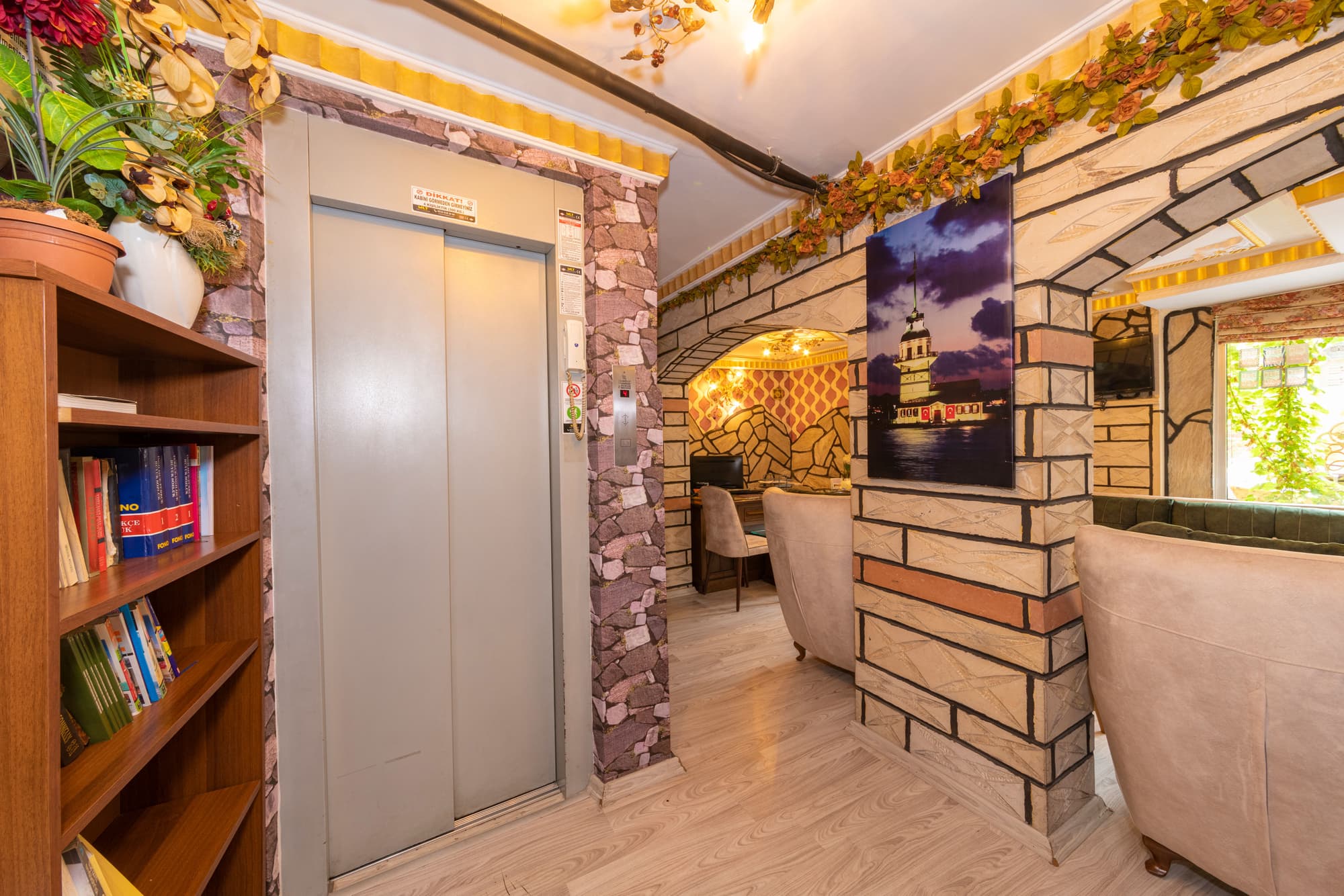 Stone Istanbul, Lobby