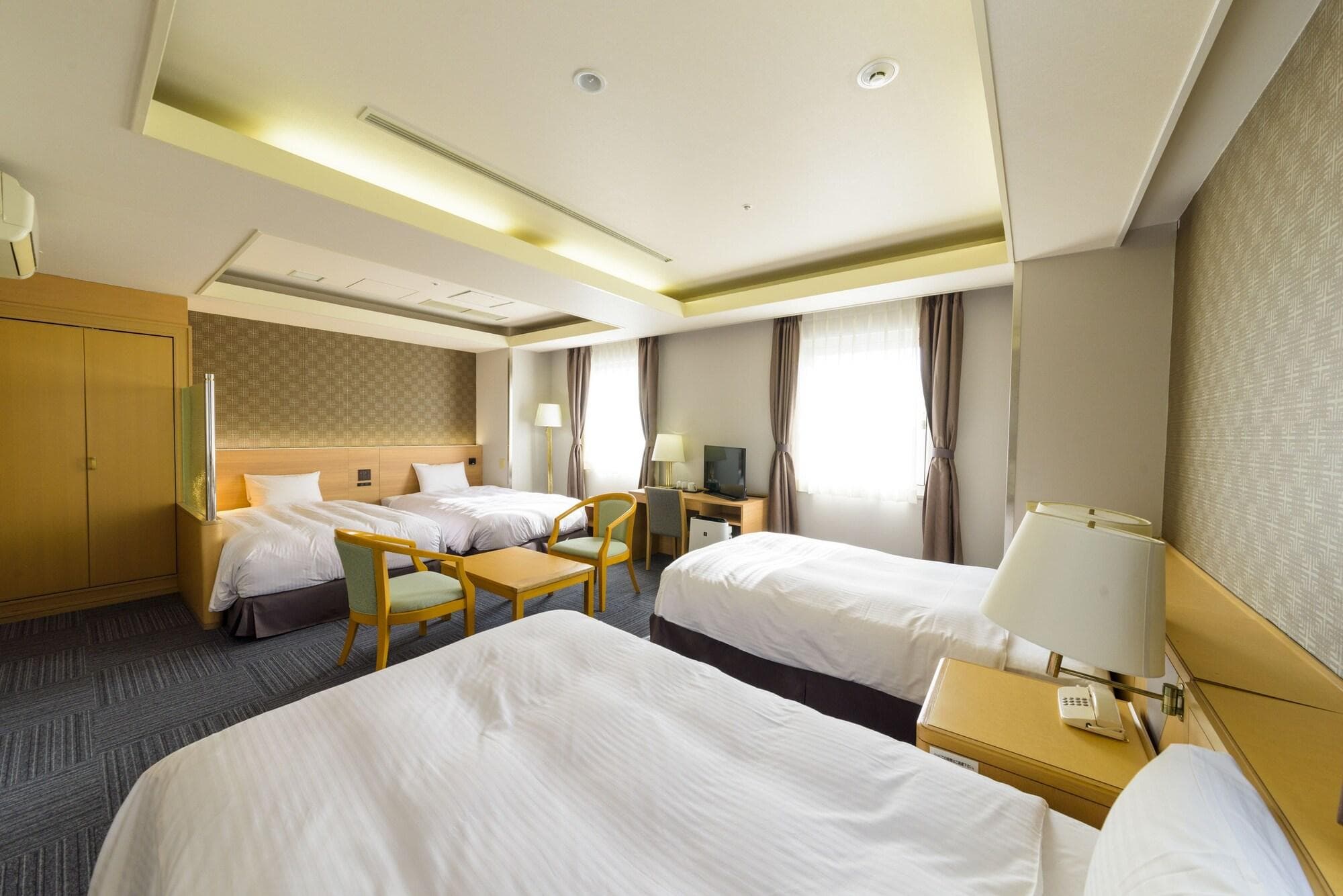 SureStay Plus by Best Western Shin-Osaka, Room