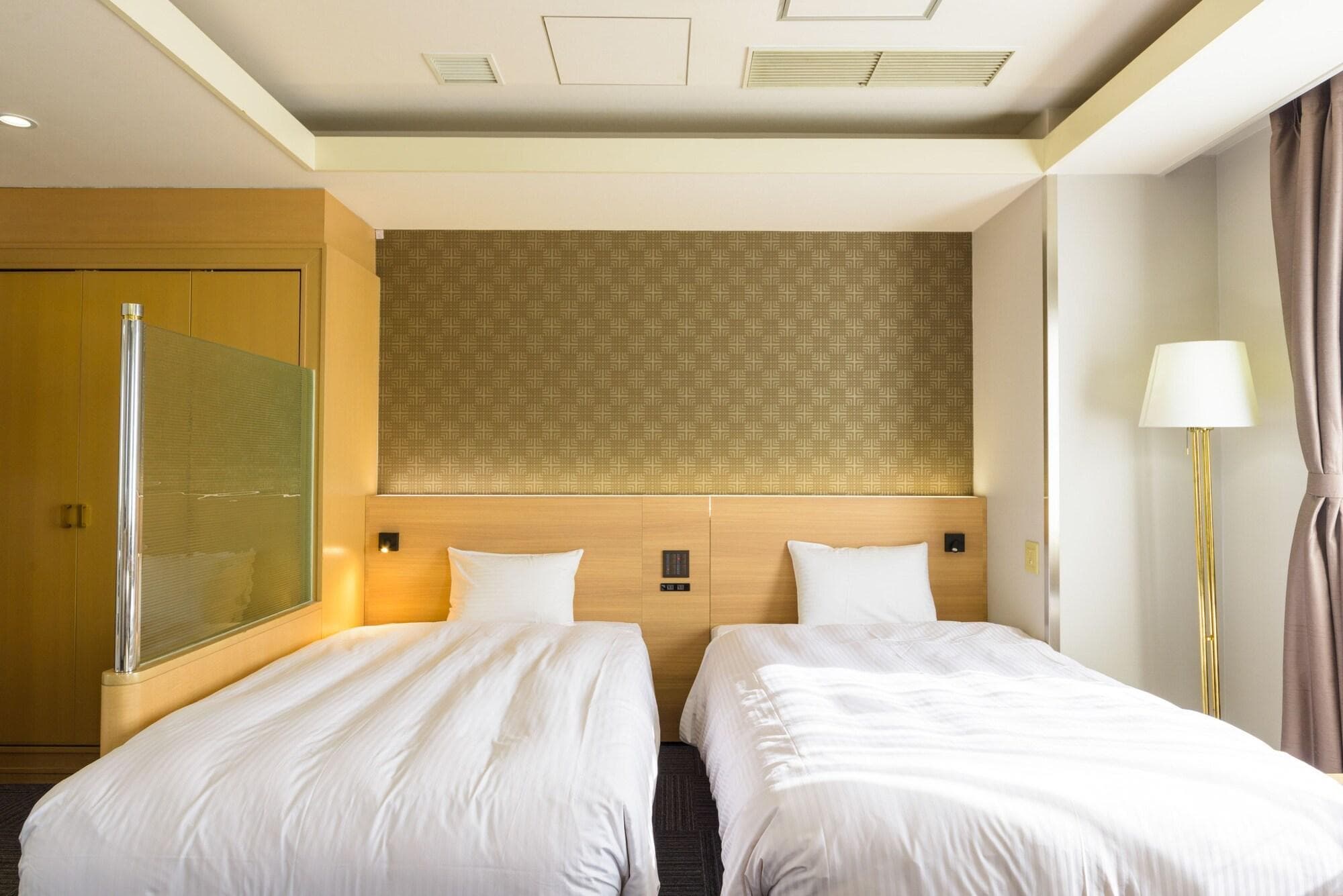 SureStay Plus by Best Western Shin-Osaka, Room