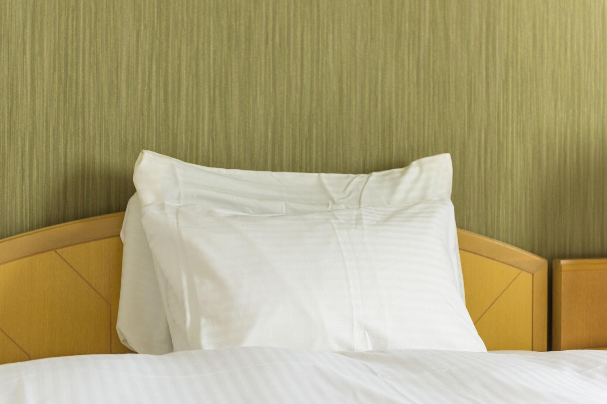 SureStay Plus by Best Western Shin-Osaka, Room