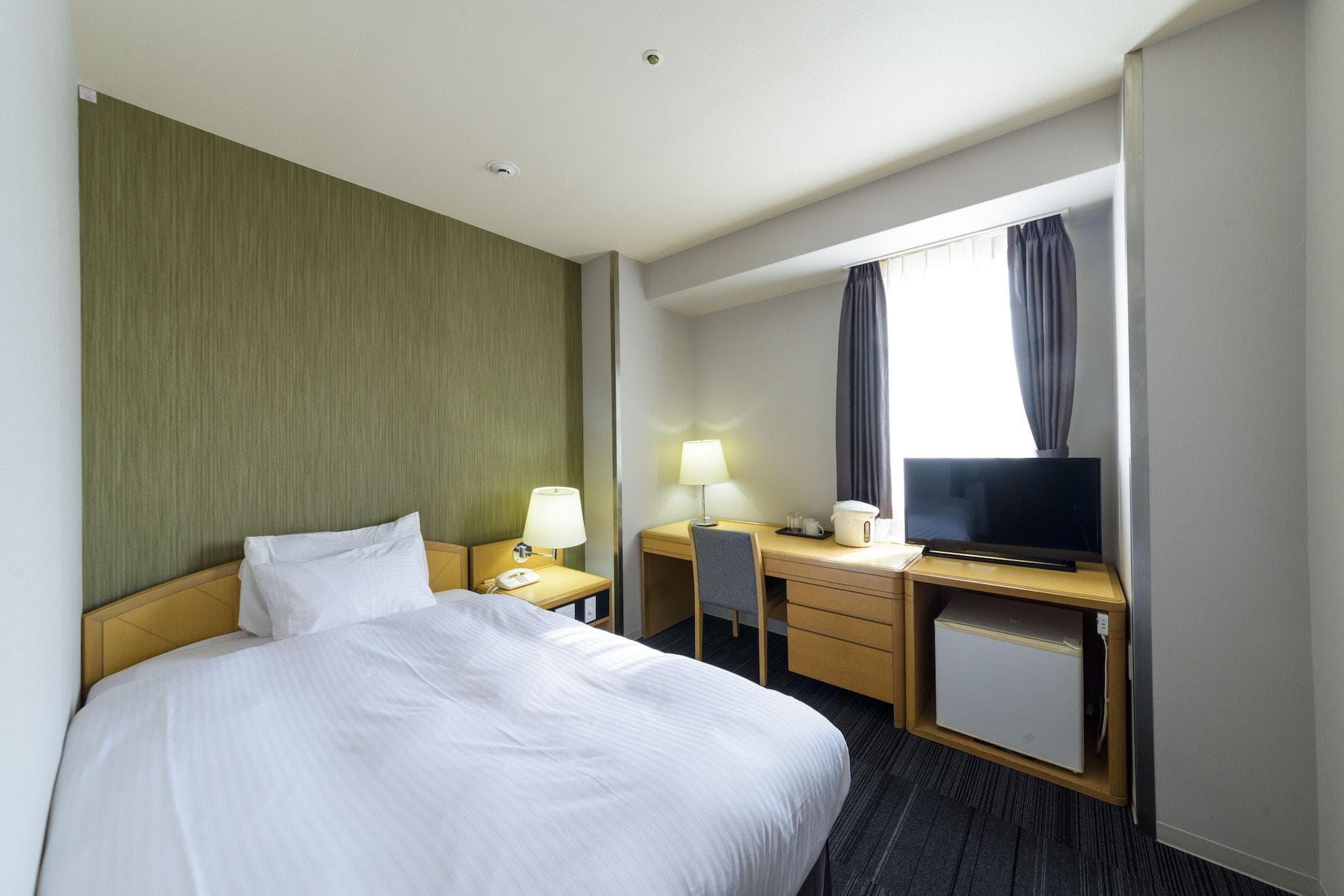 SureStay Plus by Best Western Shin-Osaka, Room