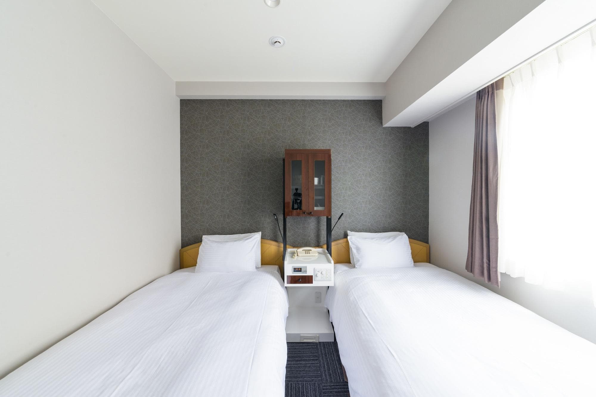 SureStay Plus by Best Western Shin-Osaka, Room