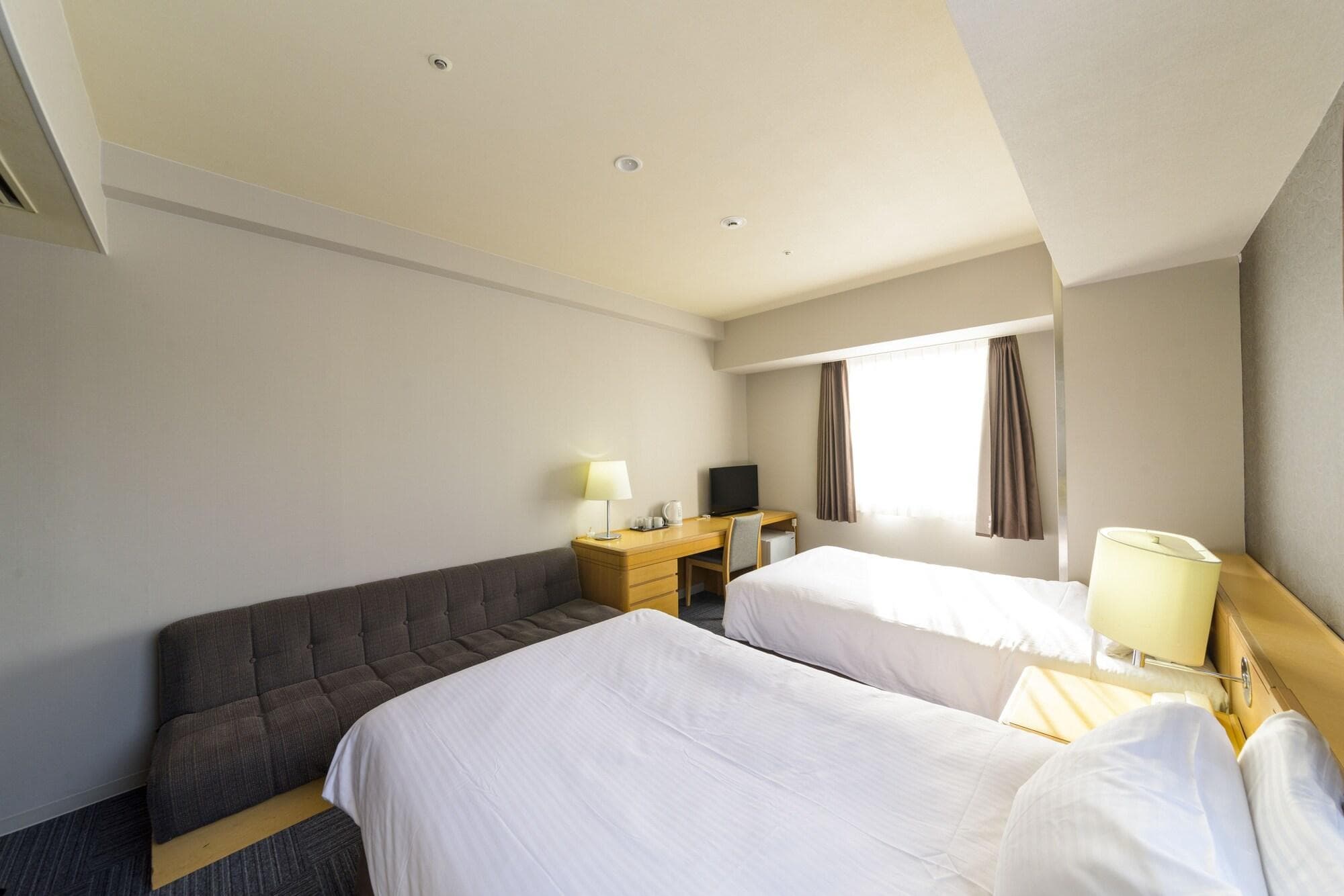 SureStay Plus by Best Western Shin-Osaka, Room