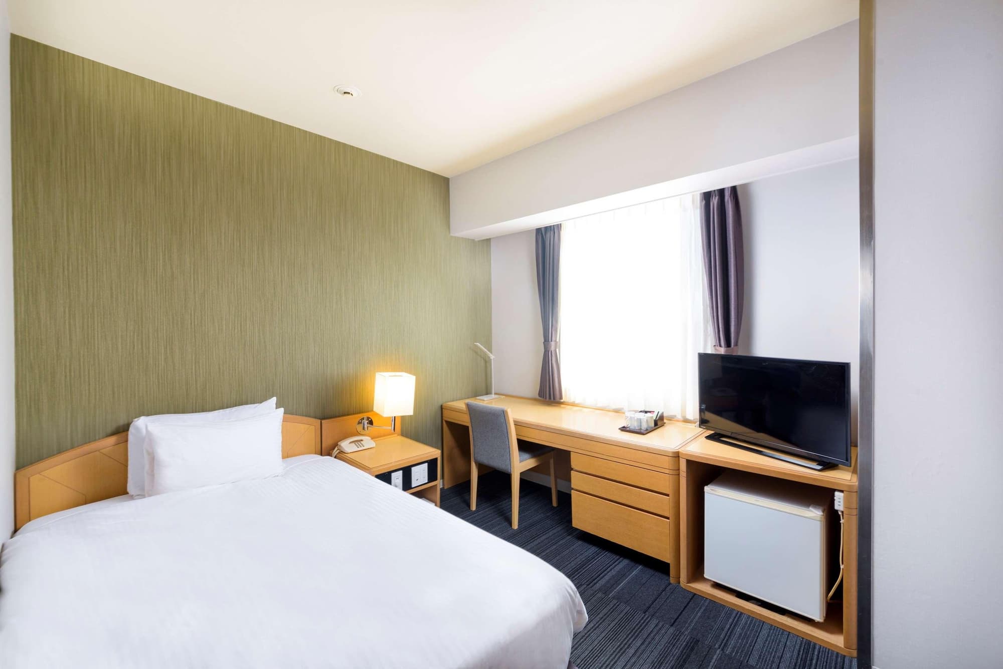 SureStay Plus by Best Western Shin-Osaka, Room