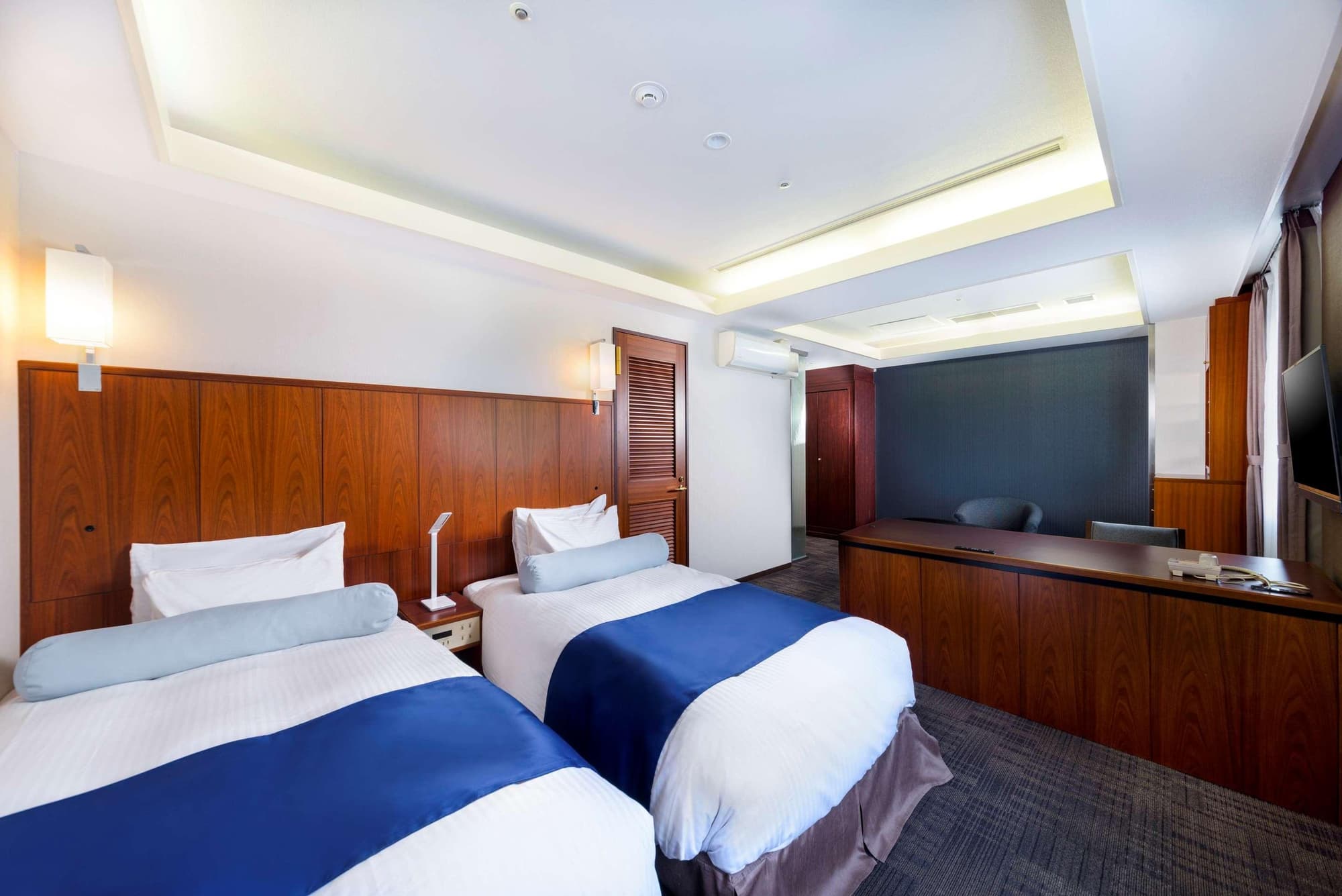 SureStay Plus by Best Western Shin-Osaka, Room