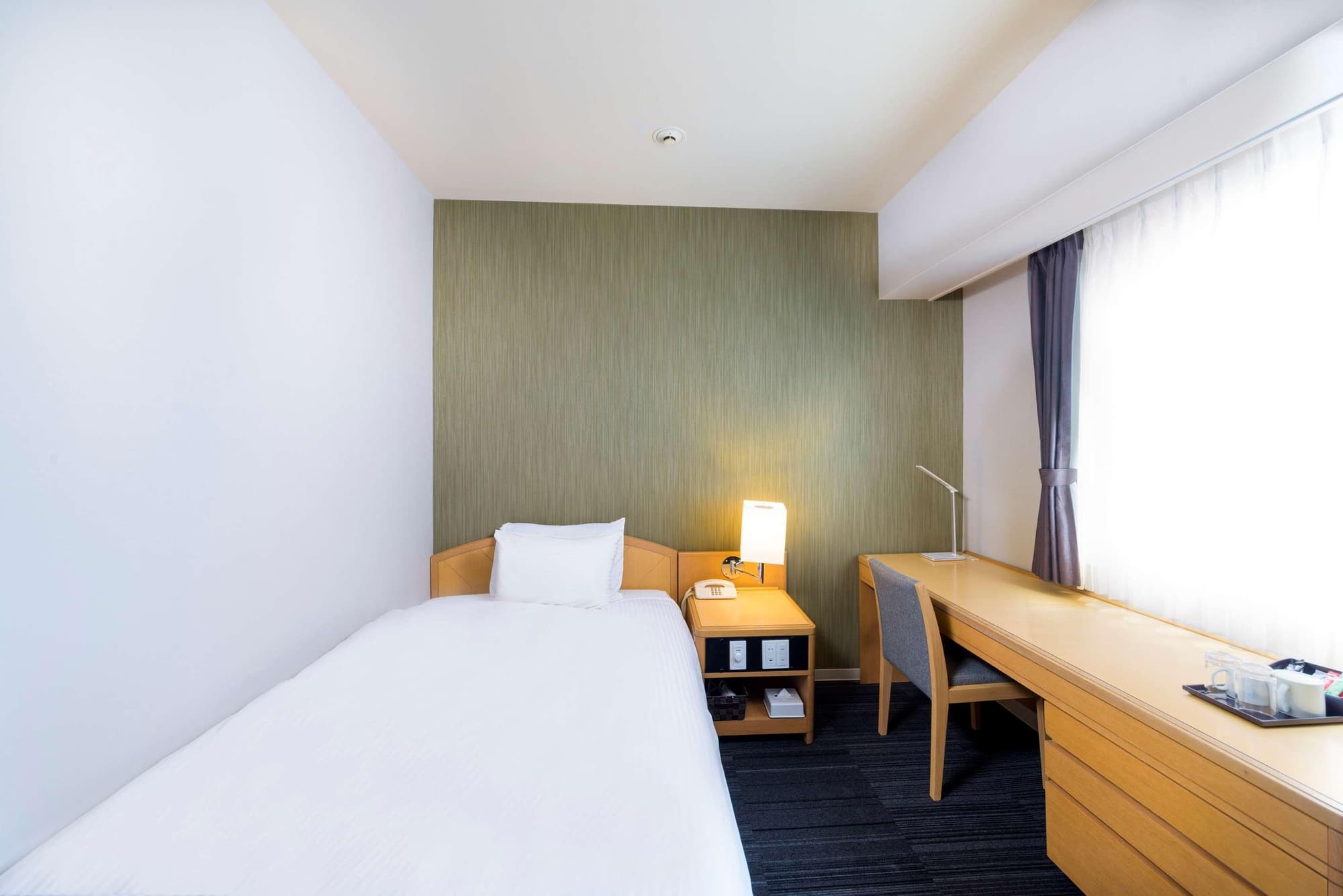 SureStay Plus by Best Western Shin-Osaka, Room