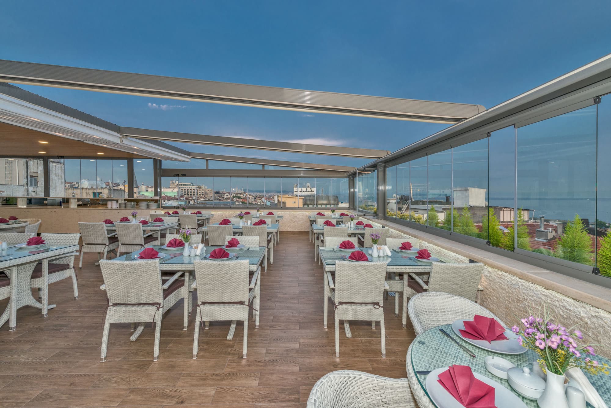 Selenay Hotel, Restaurant