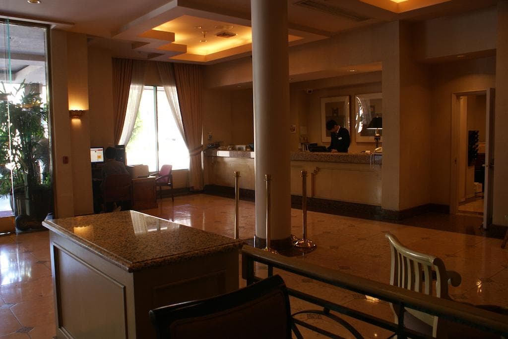 Oxford Palace Hotel and Galleria, Lobby