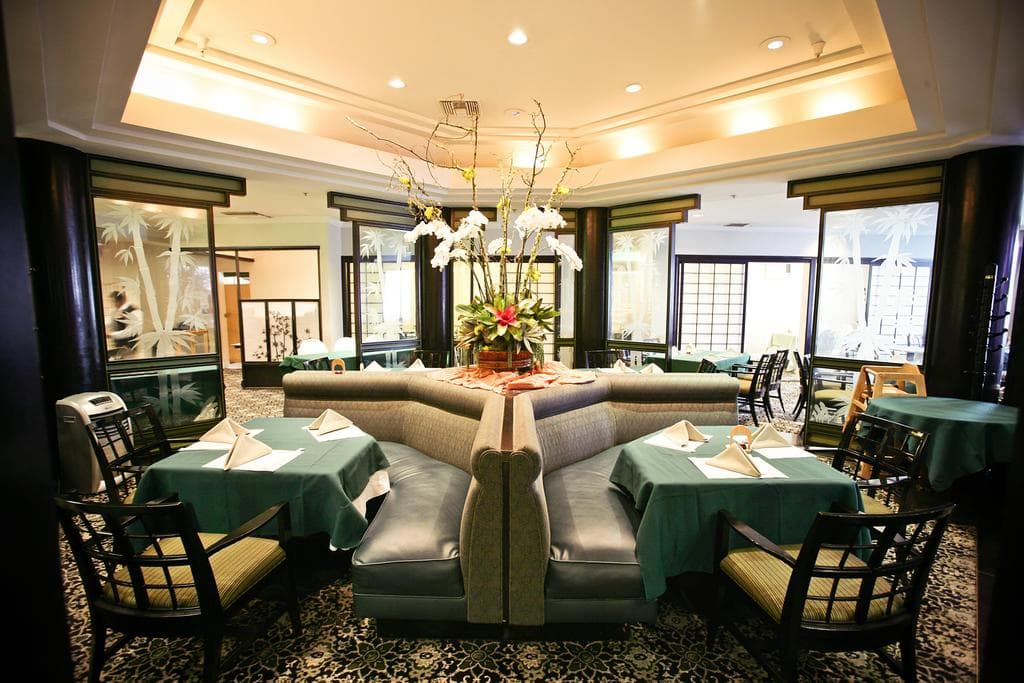 Oxford Palace Hotel and Galleria, Restaurant