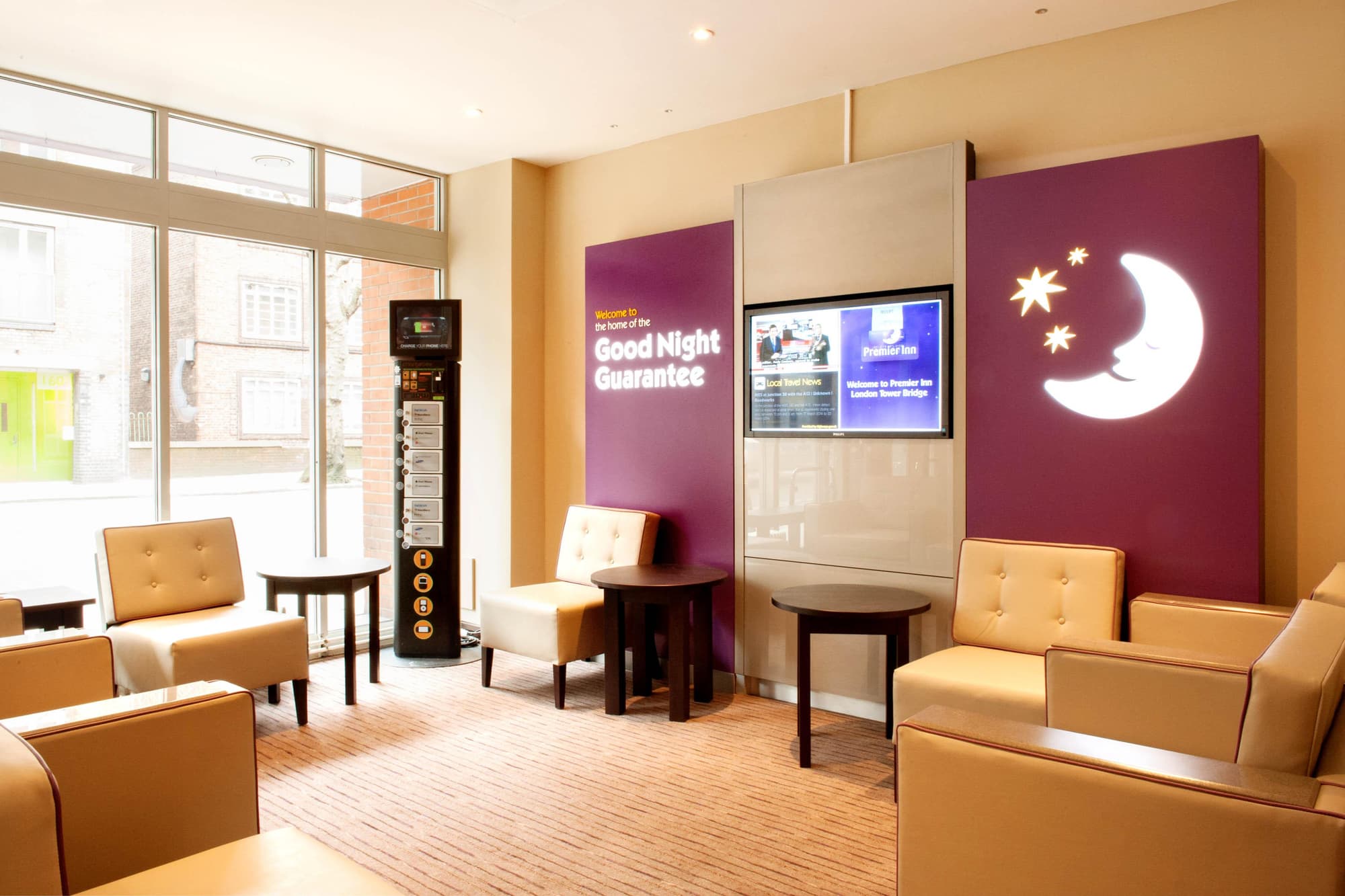 Premier Travel Inn Towerbridge, Bar