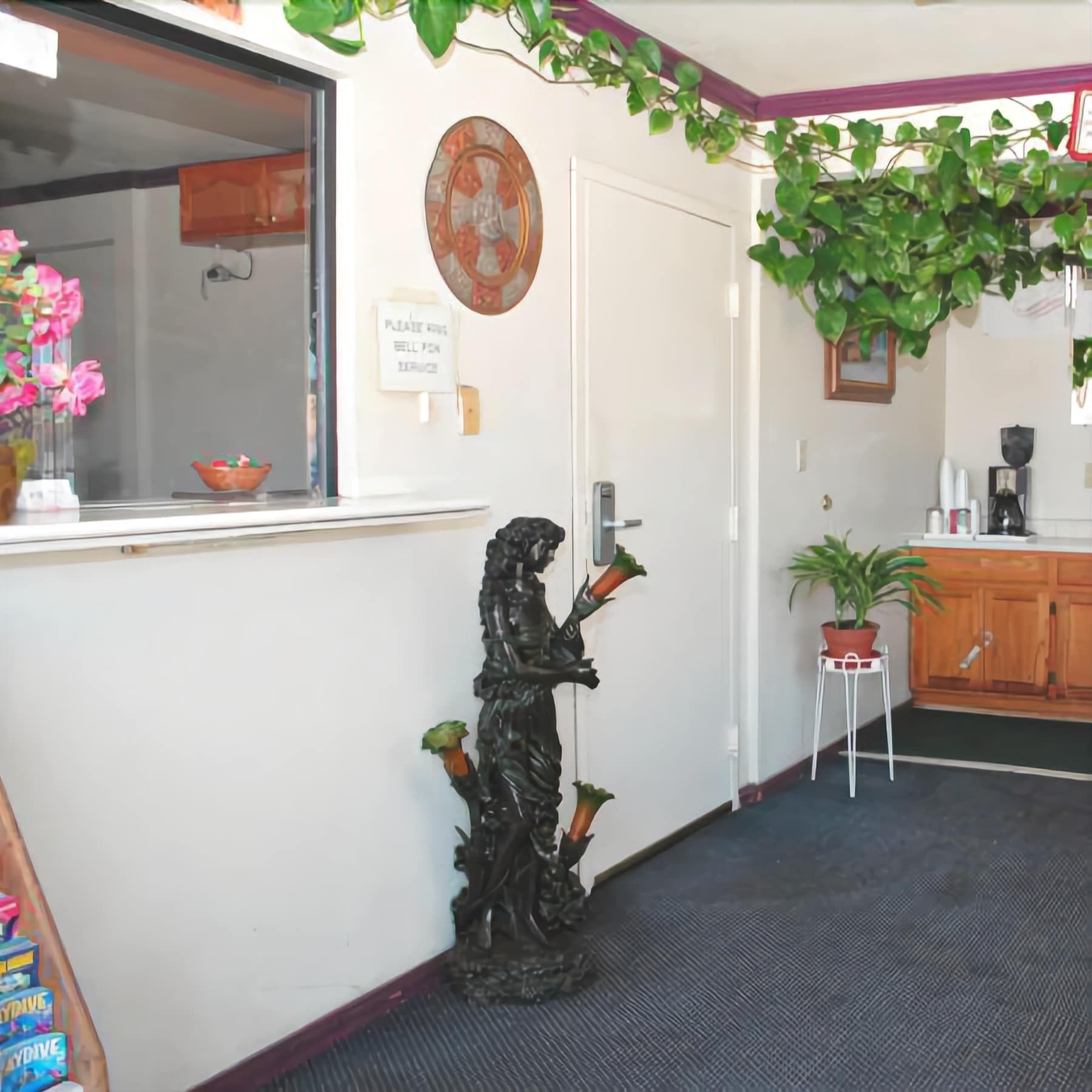 American Inn & Suites LAX Airport, Lobby