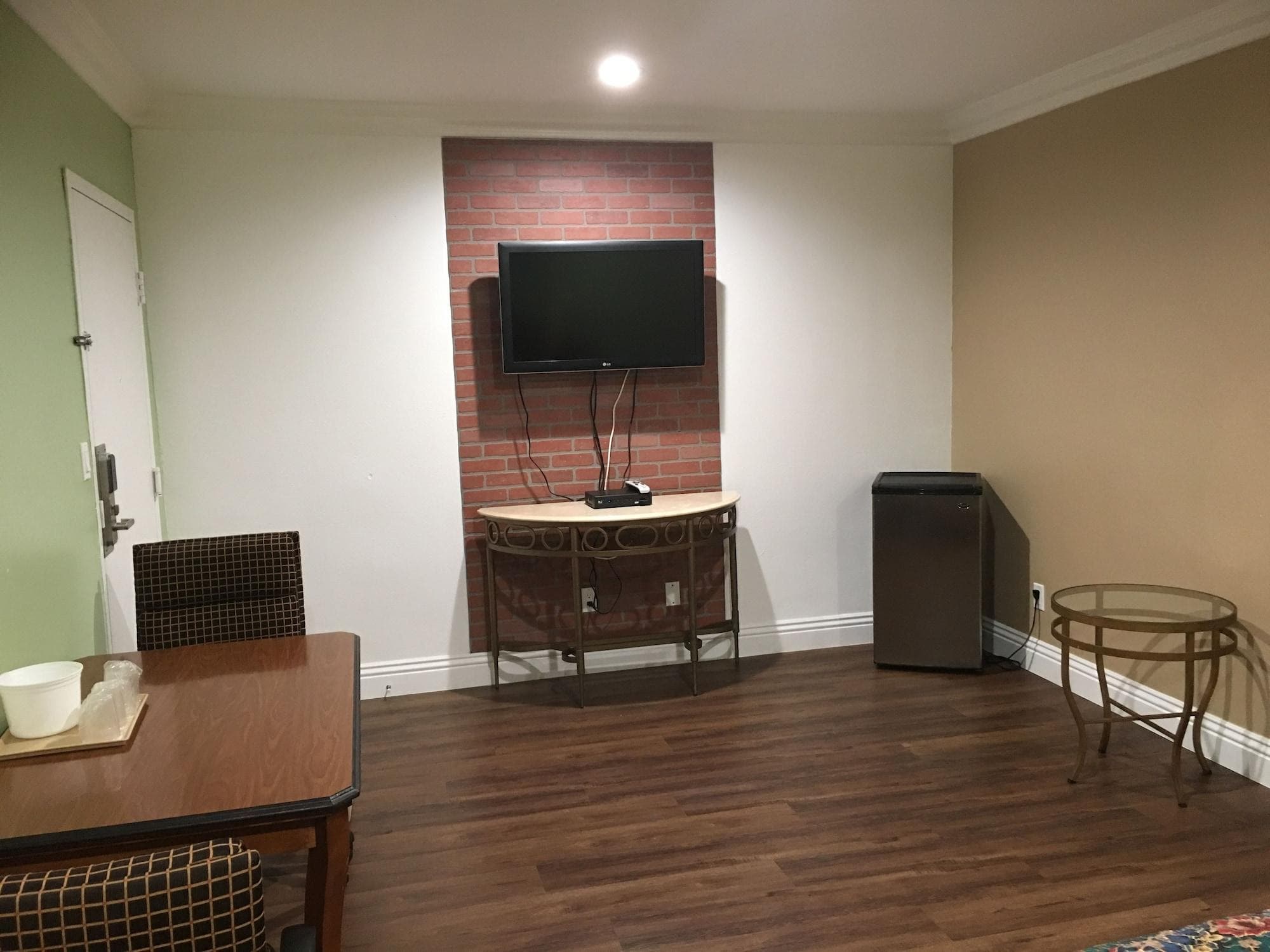 American Inn & Suites LAX Airport, Room