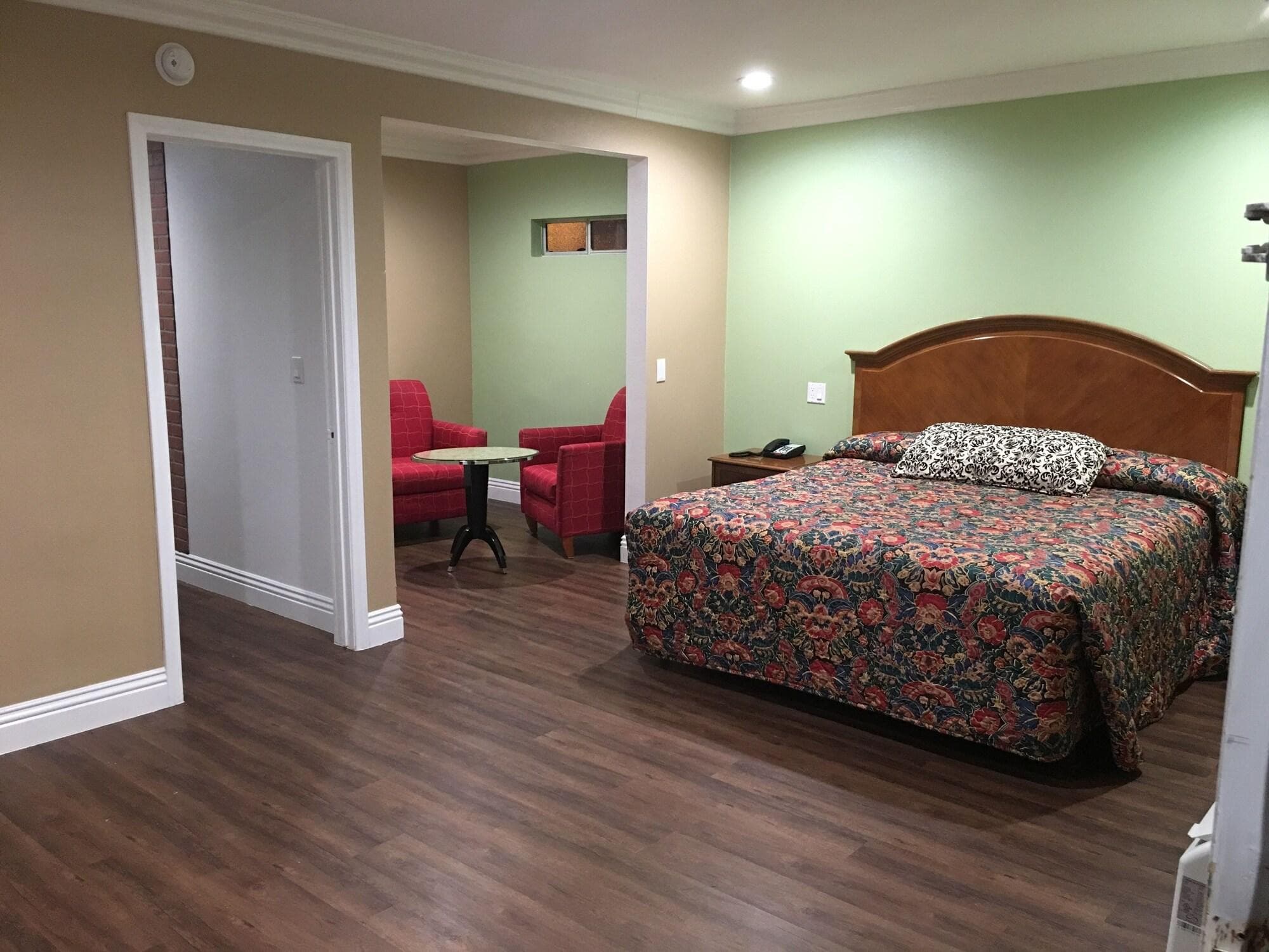 American Inn & Suites LAX Airport, Room