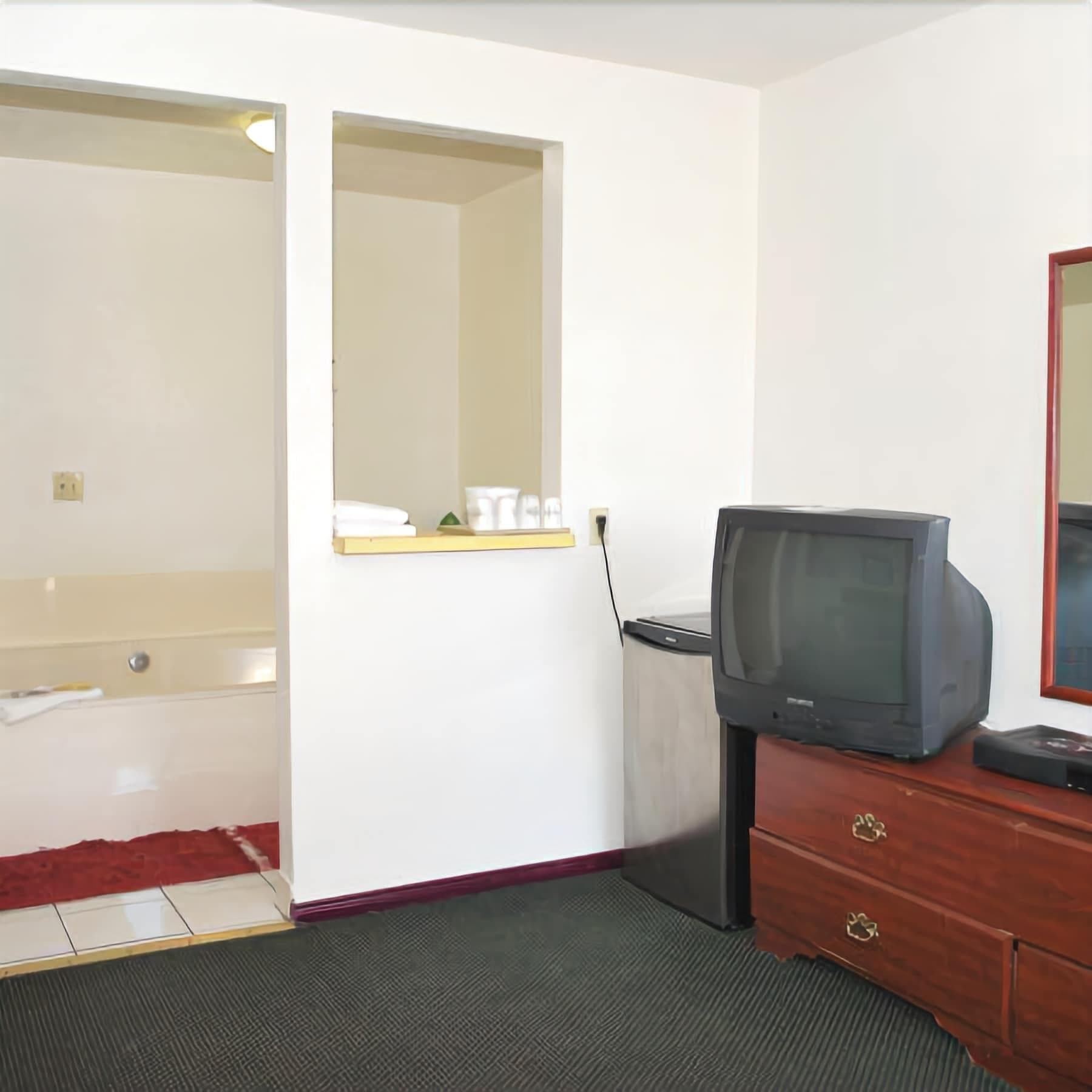 American Inn & Suites LAX Airport, Room