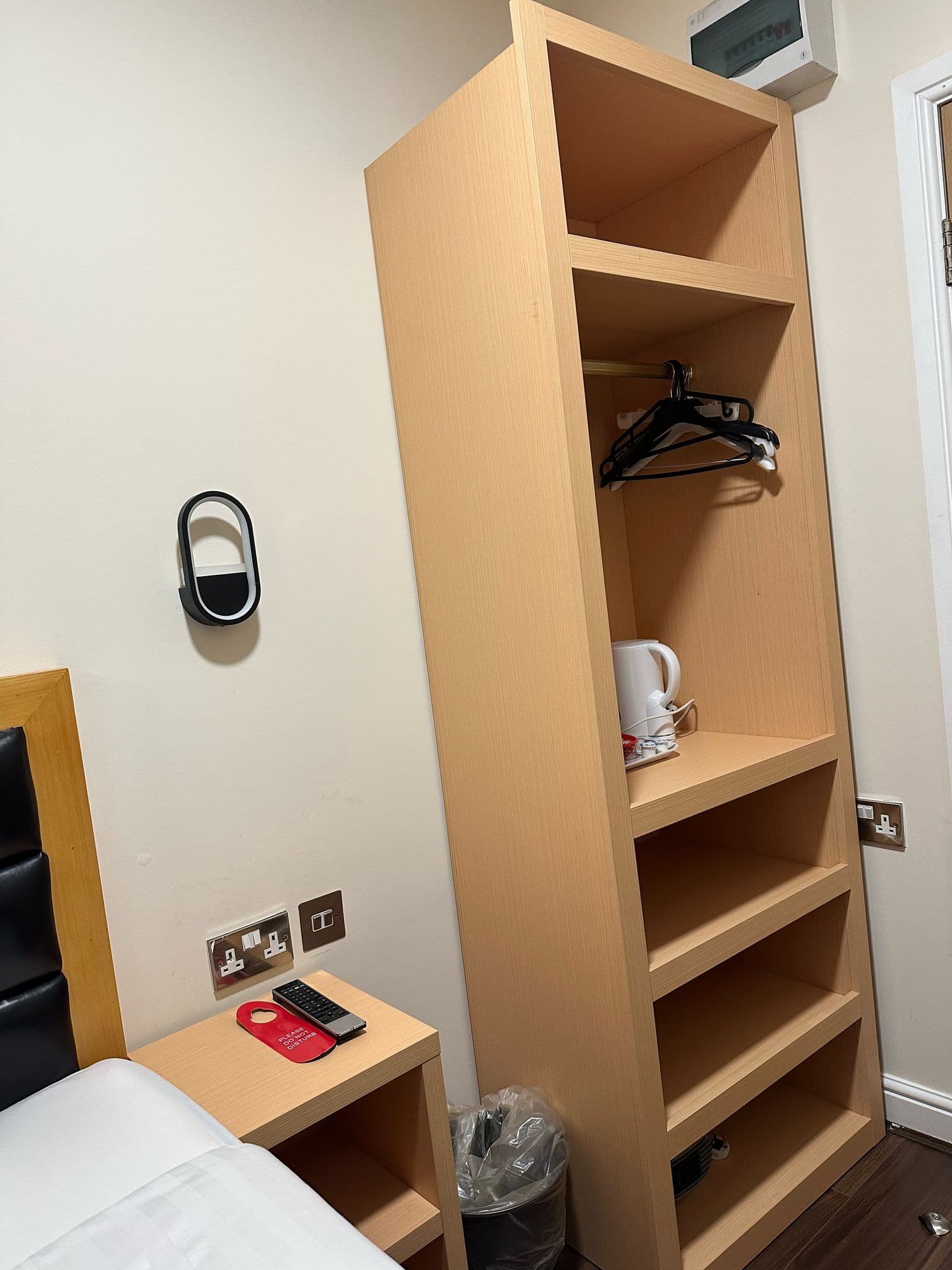 The Cromwell Crown, Room