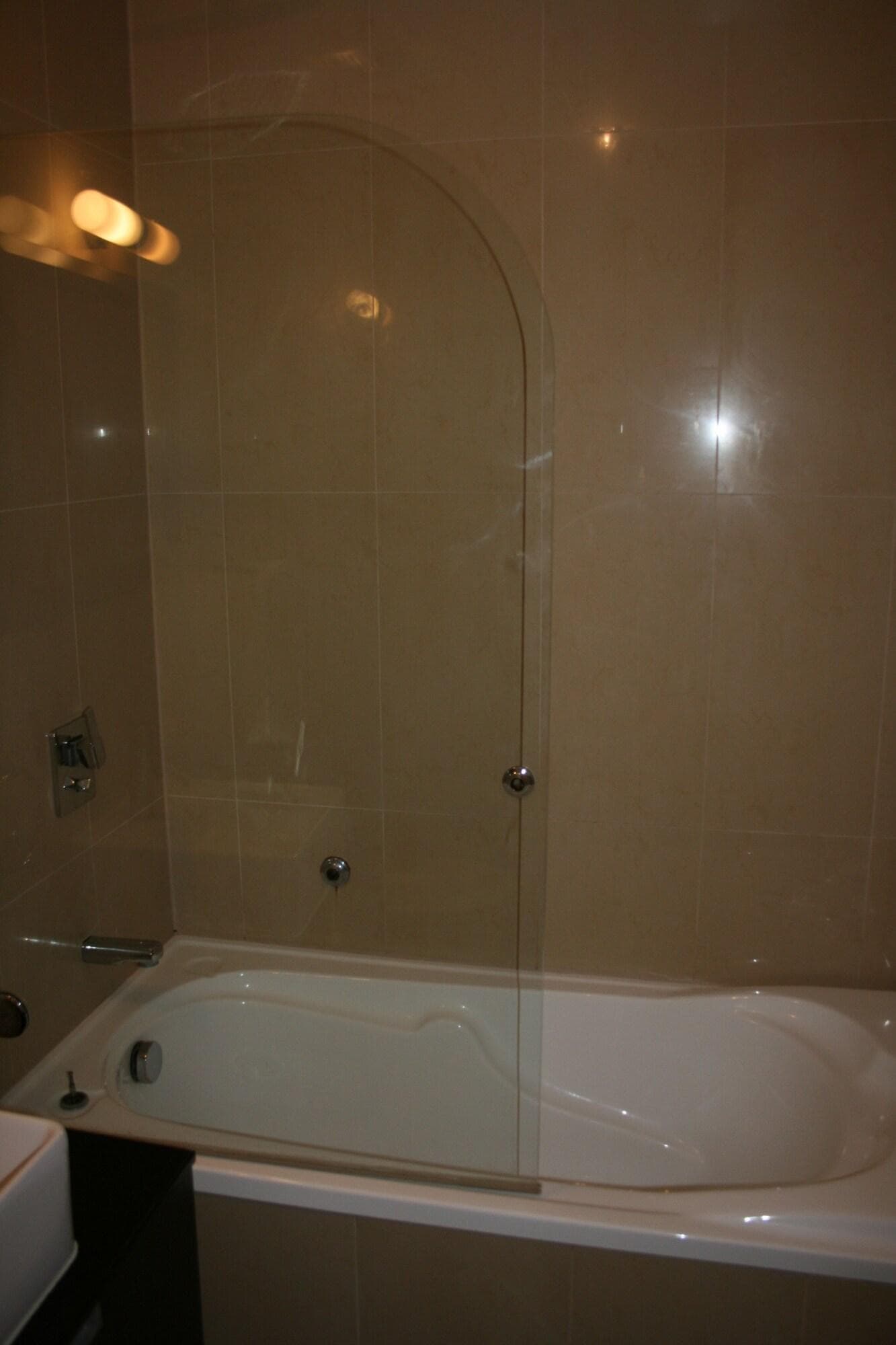 The Cromwell Crown, Room