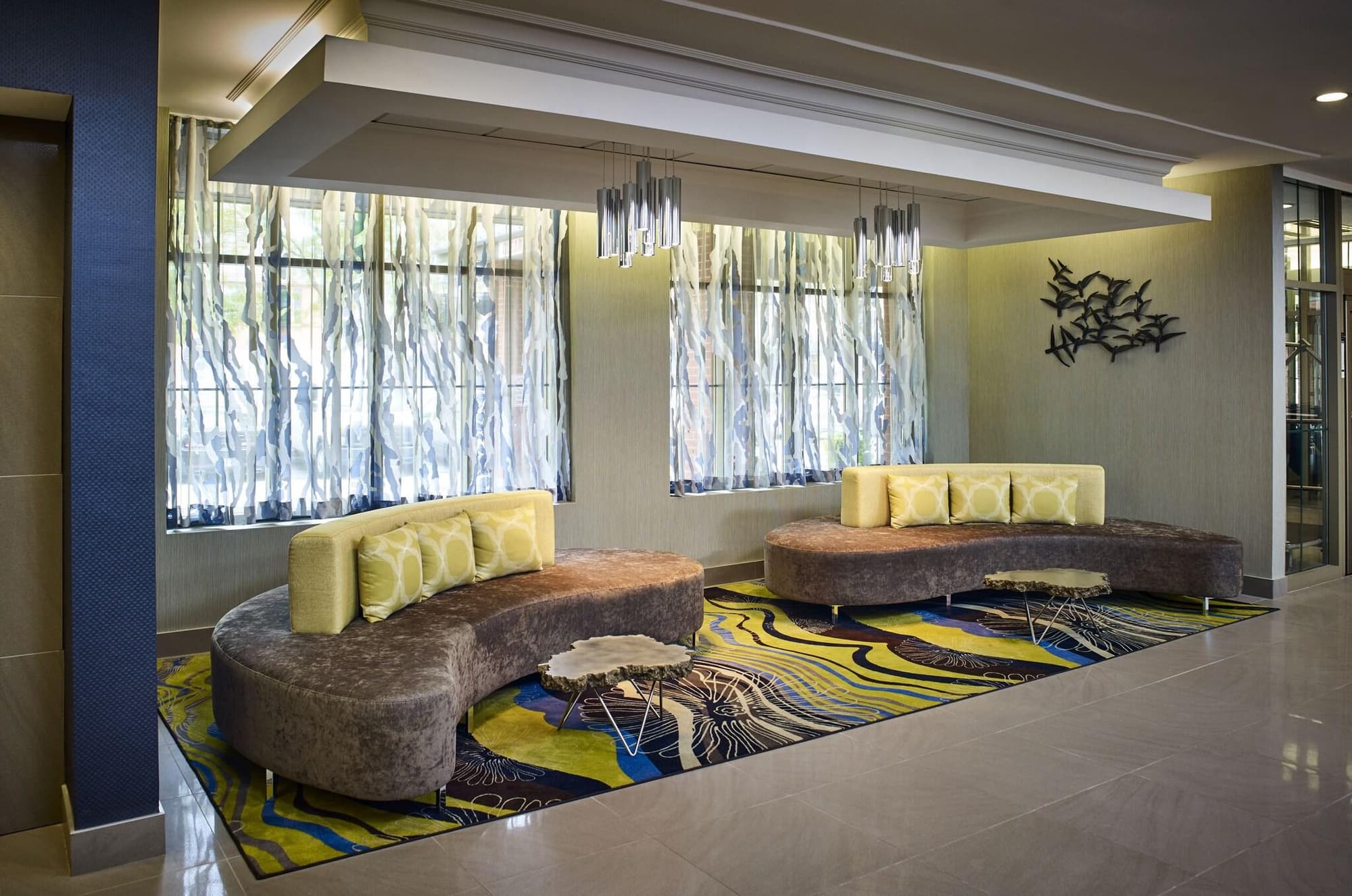 Waterfront Downtown Burlington, Lobby