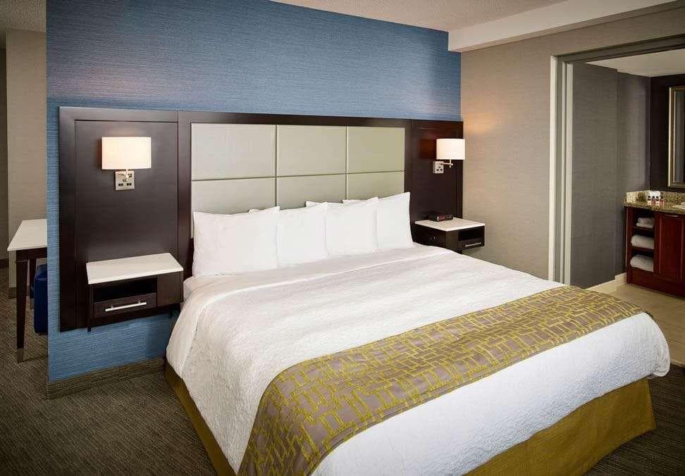 Waterfront Downtown Burlington, Room