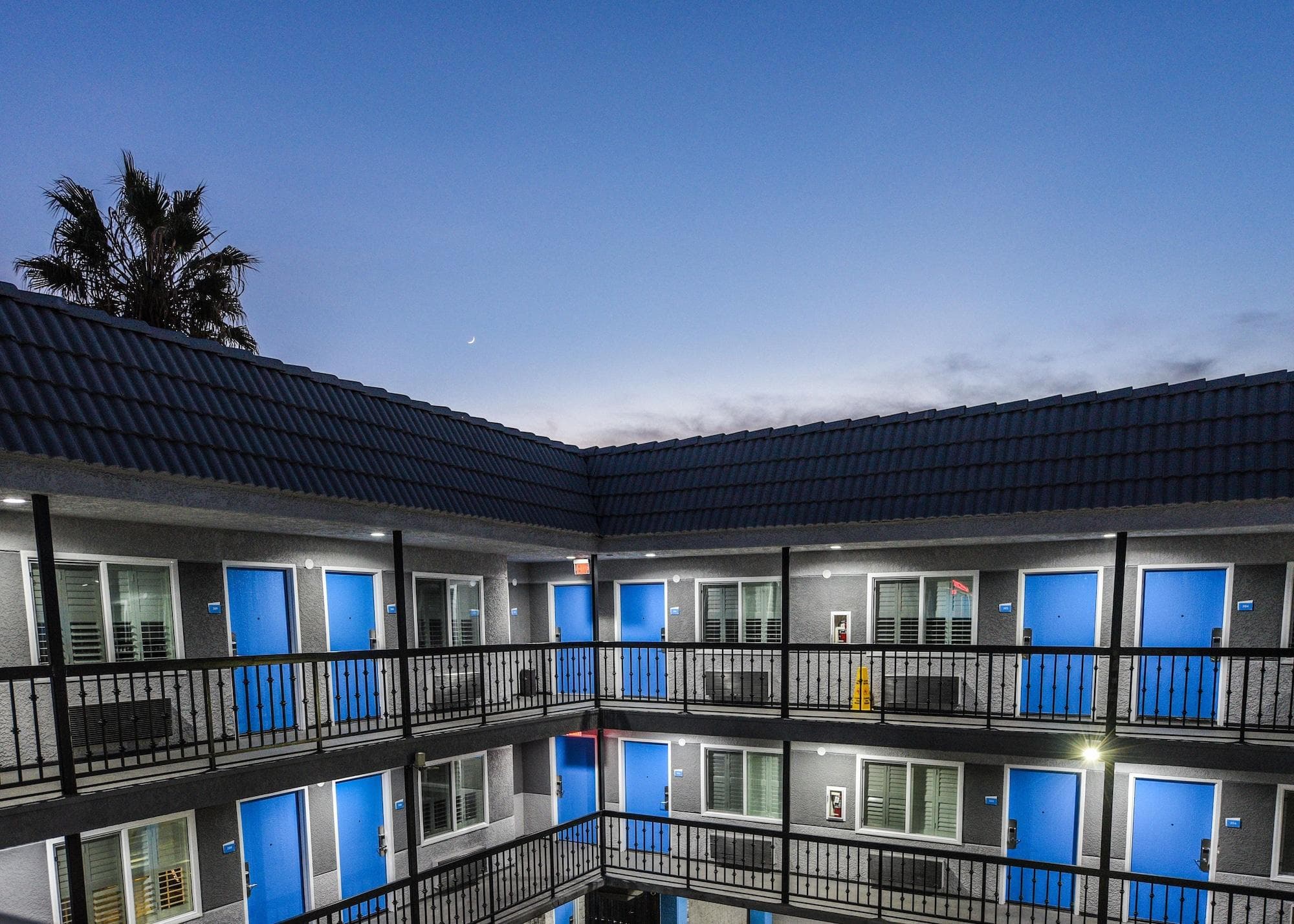 Hollywood Inn Express LAX, General view