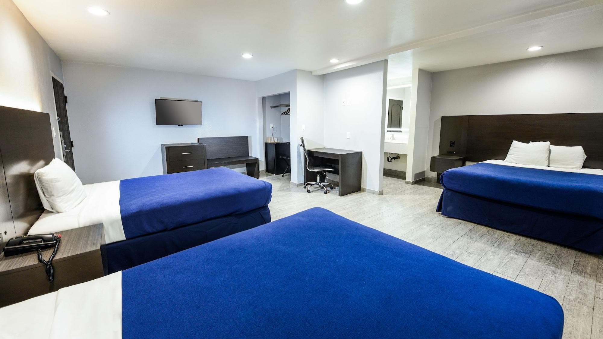 Hollywood Inn Express LAX, Room