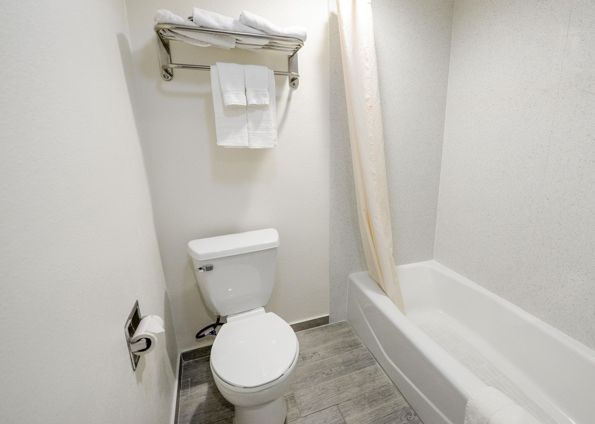 Hollywood Inn Express LAX, Room