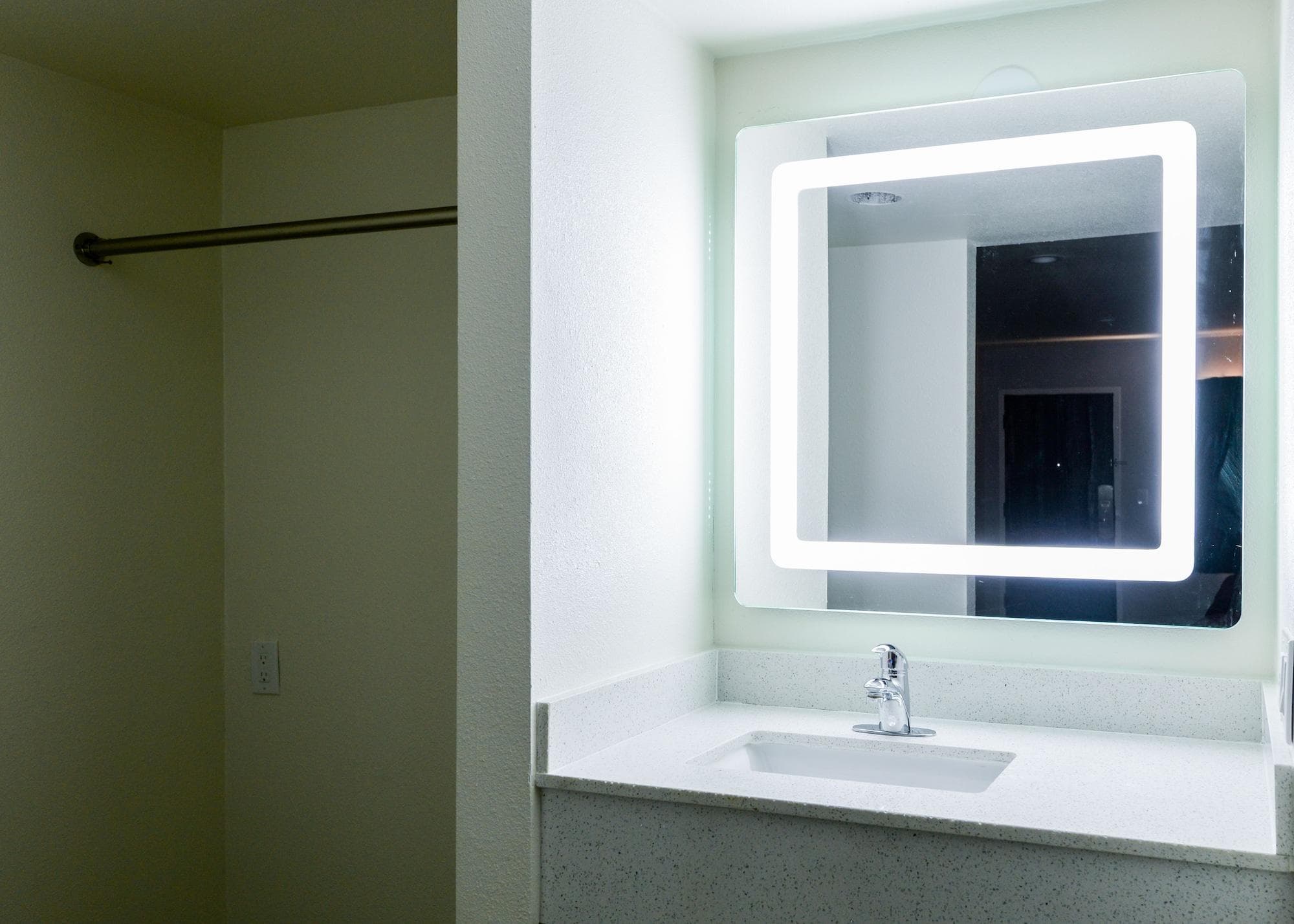 Hollywood Inn Express LAX, Room