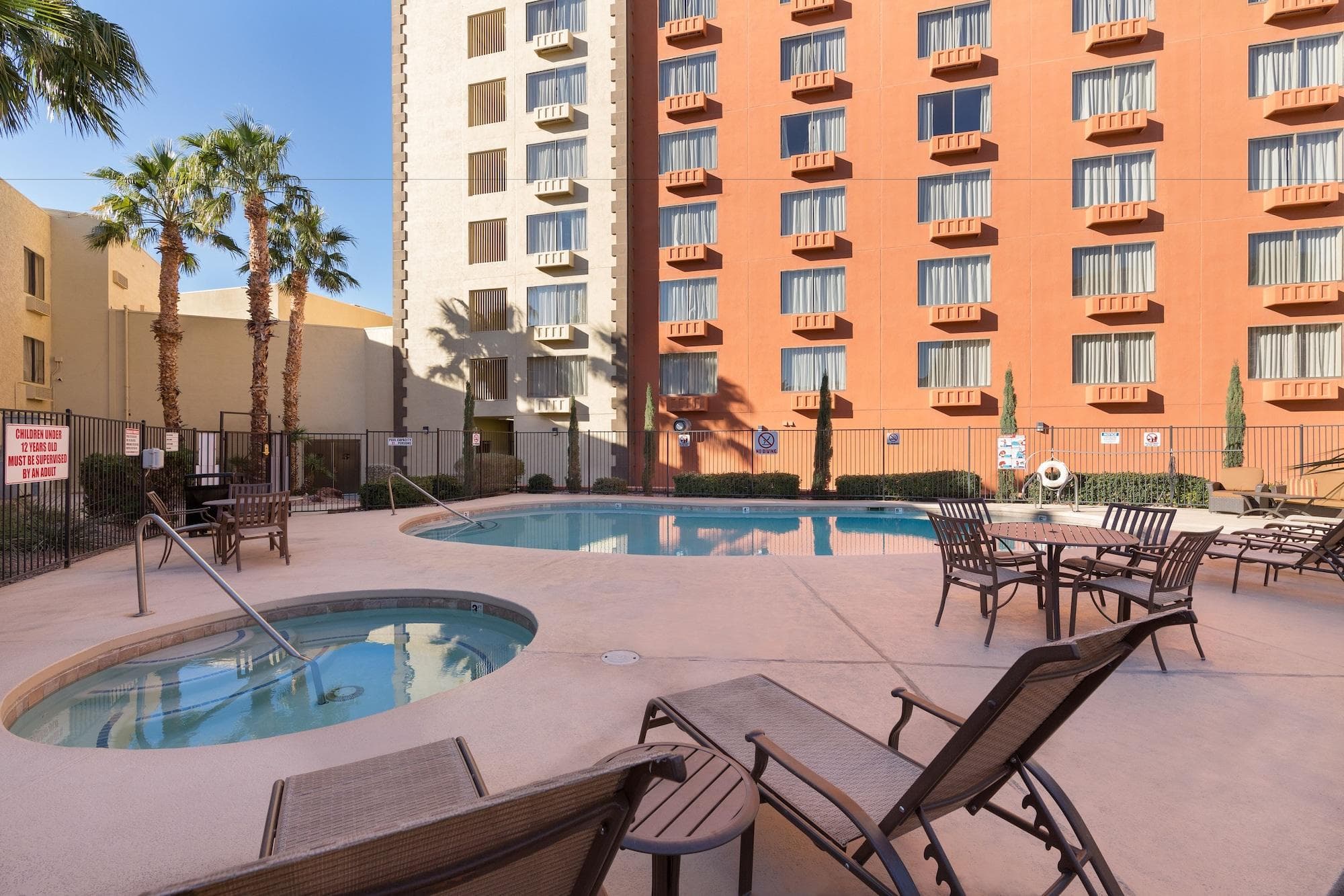 Hoover Dam Lodge, Sports and Entertainment